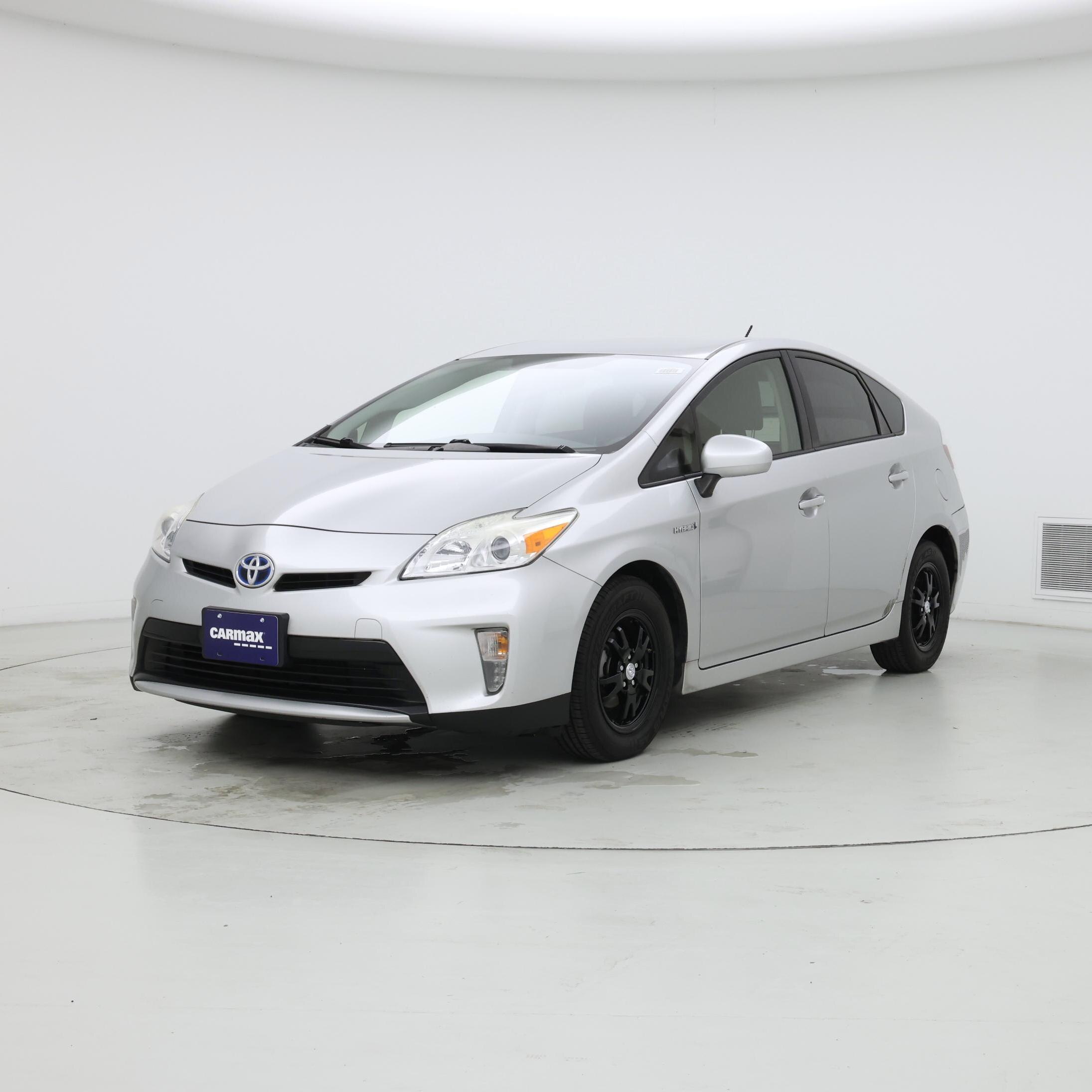 Thumbnail: 2015 Toyota Prius - 4