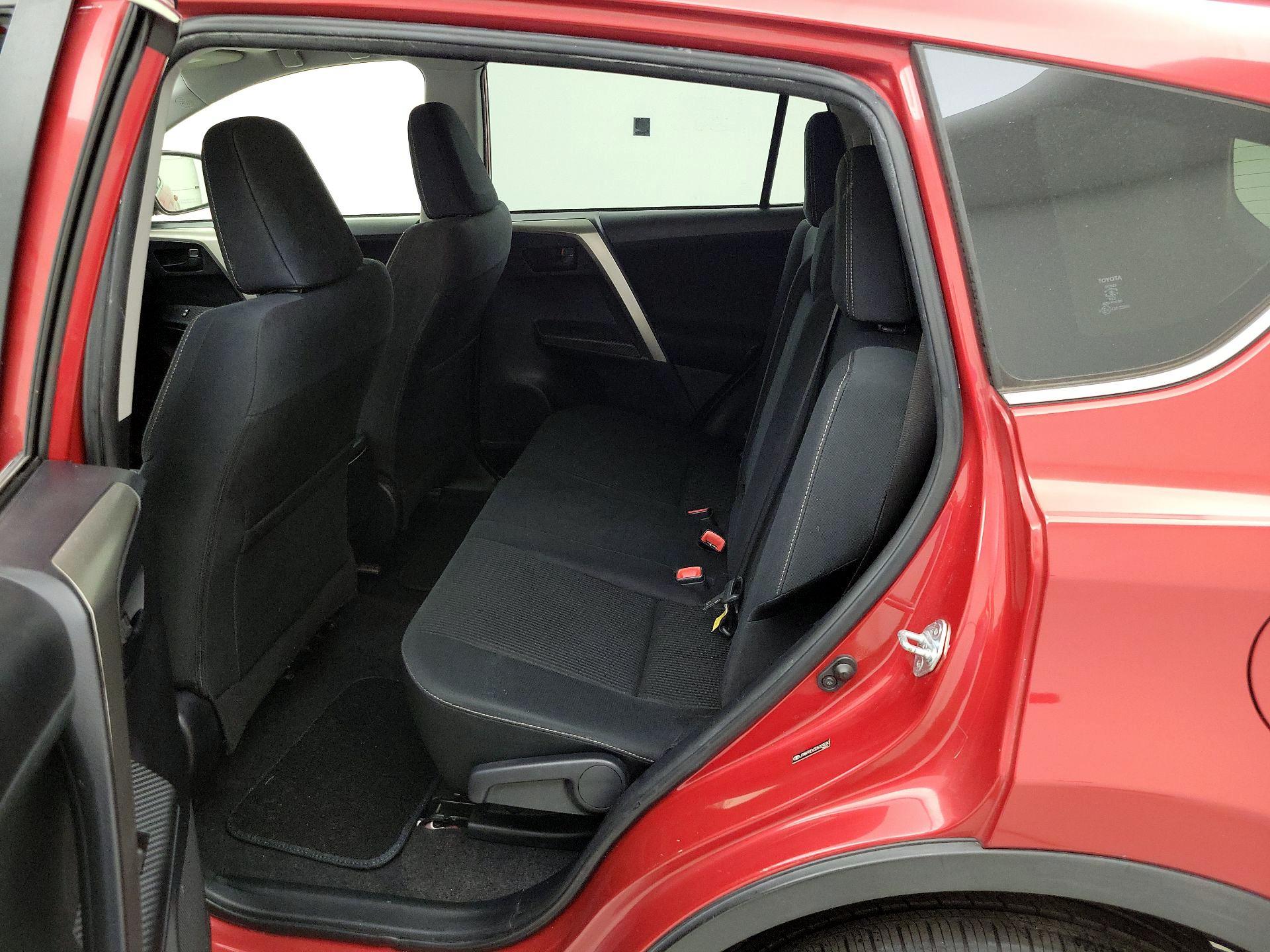 Thumbnail: 2013 Toyota RAV4 - 20