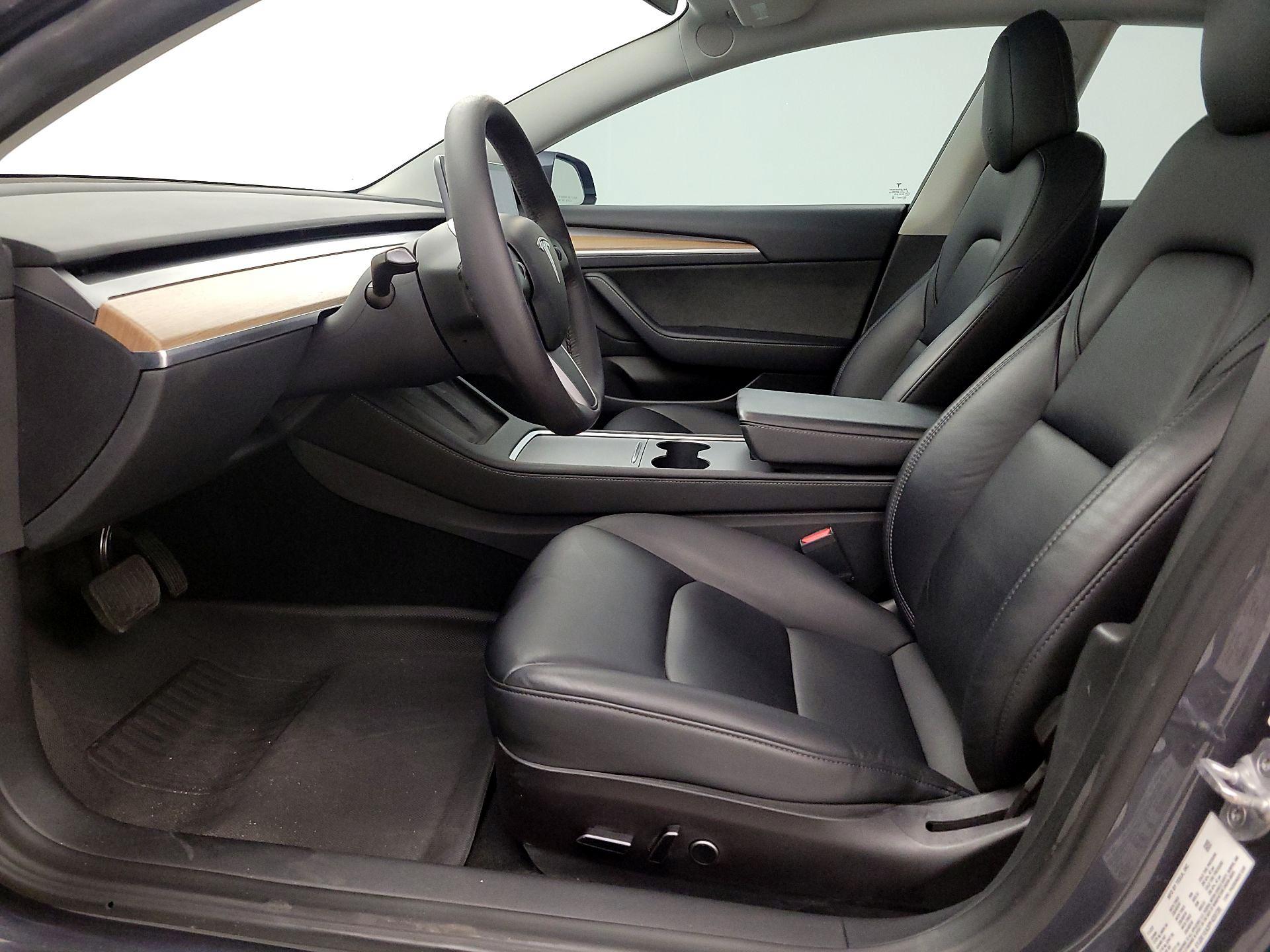 Thumbnail: 2023 Tesla Model 3 - 11
