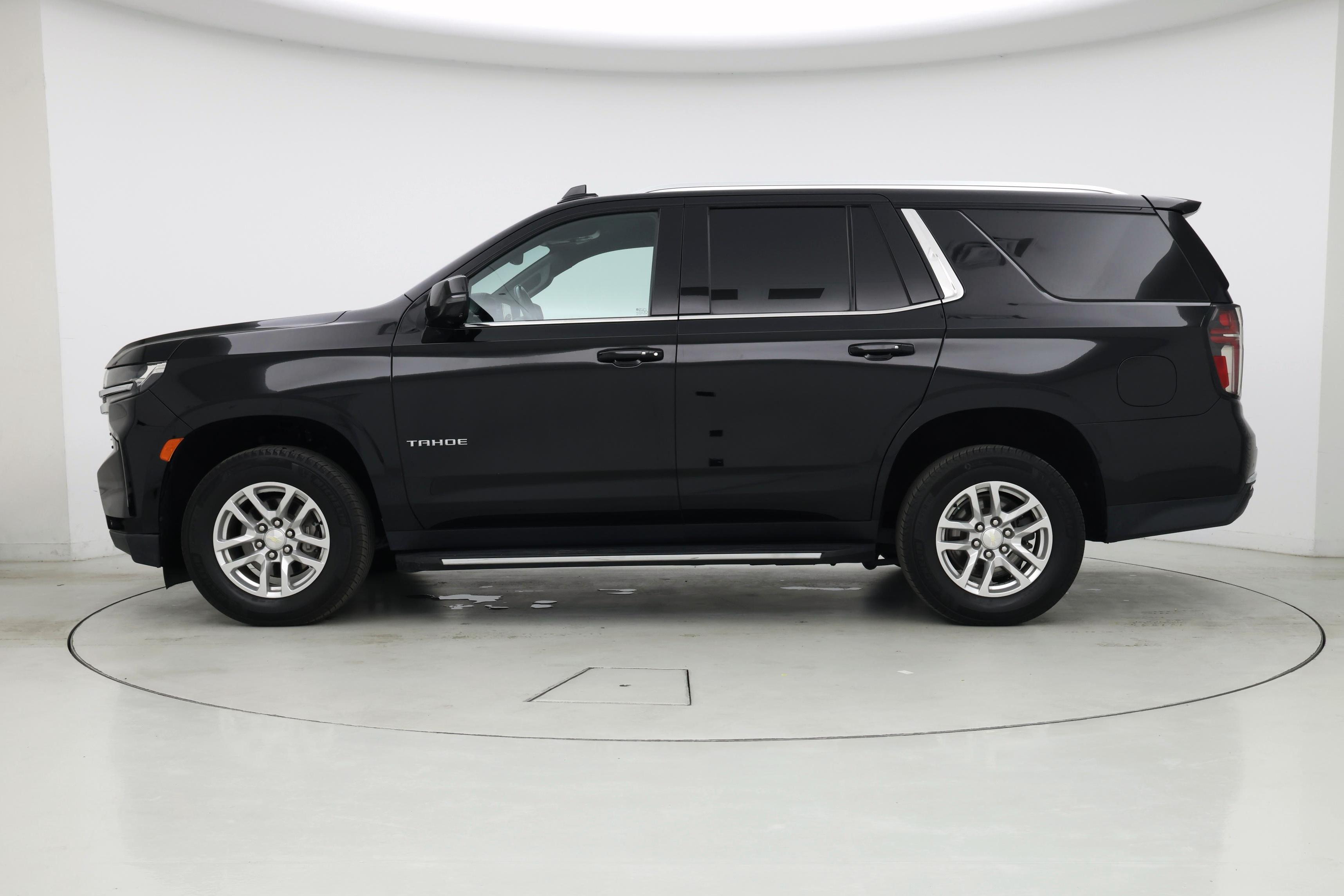 Thumbnail: 2021 Chevrolet Tahoe - 3