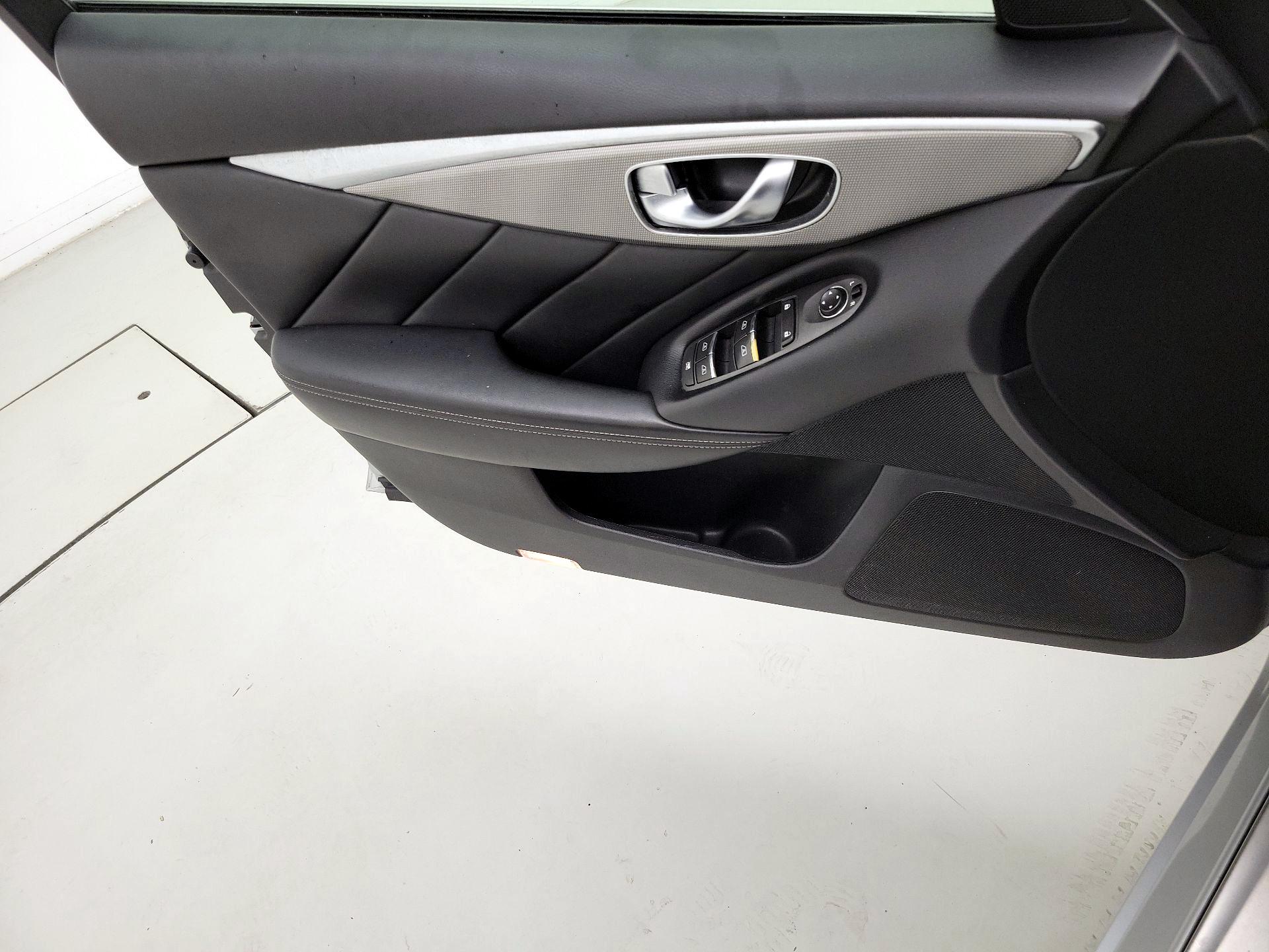 Thumbnail: 2015 INFINITI Q50 - 12