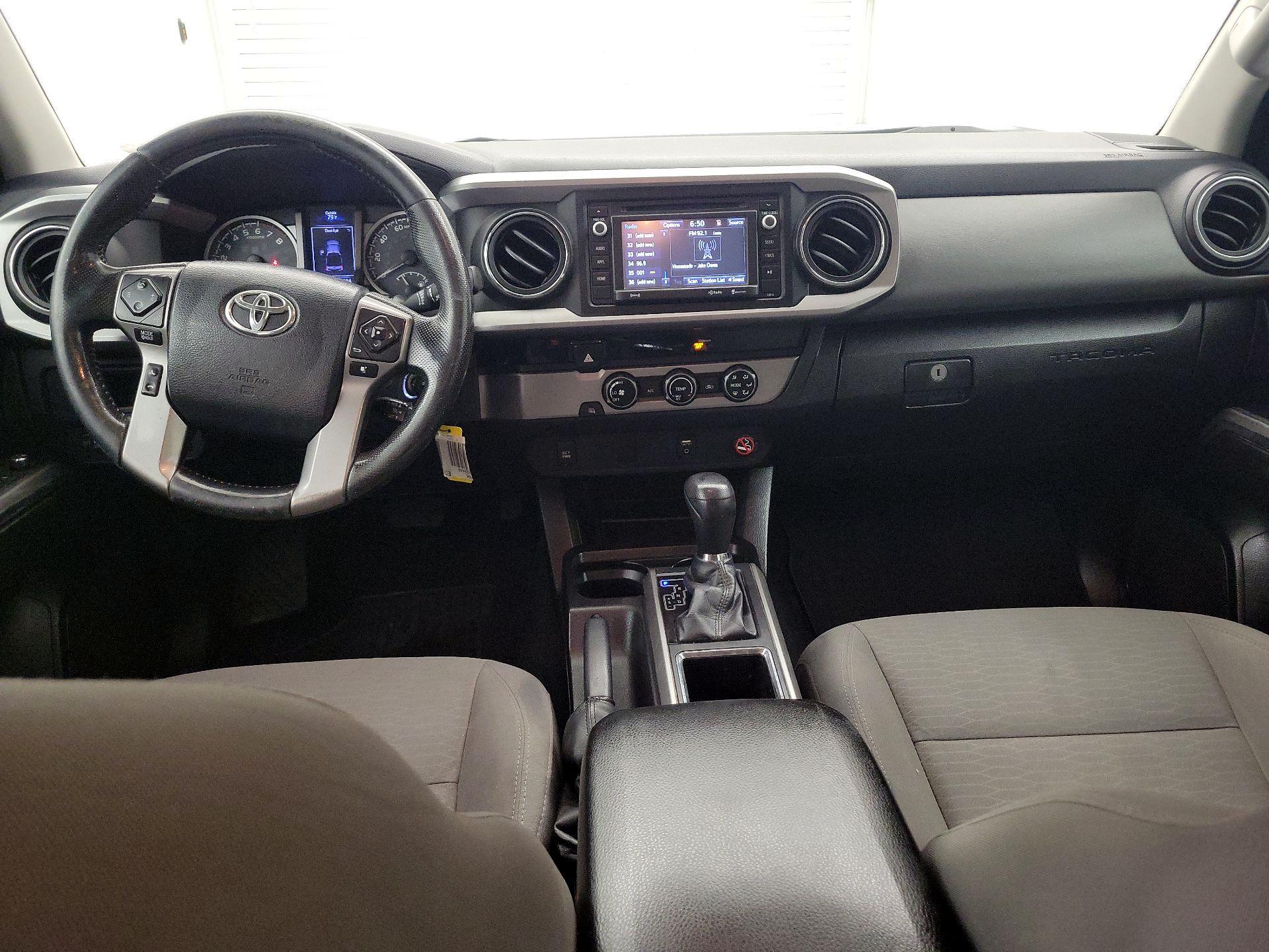 Thumbnail: 2016 Toyota Tacoma - 9