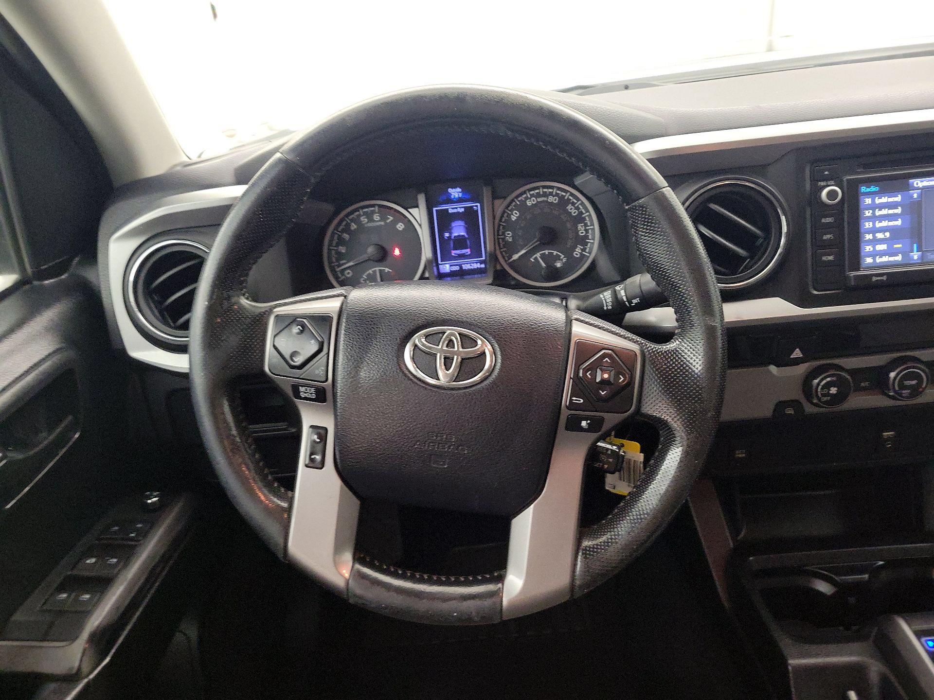 Thumbnail: 2016 Toyota Tacoma - 10