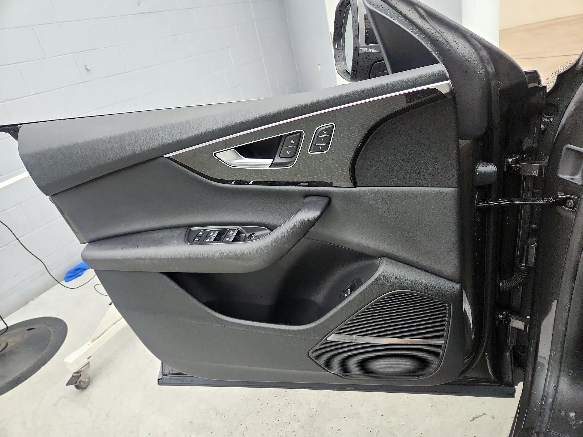Thumbnail: 2019 Audi Q8 - 12
