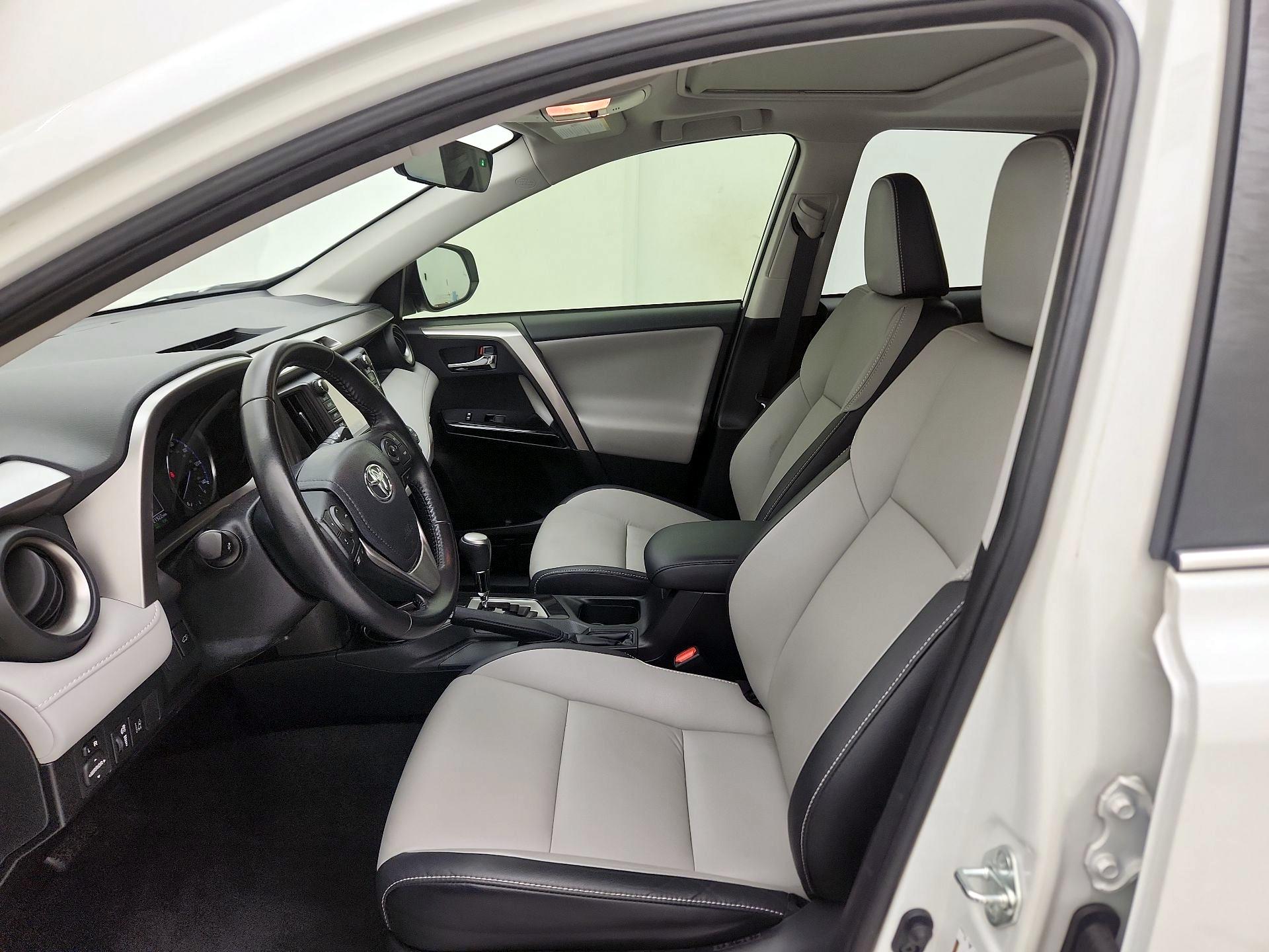 Thumbnail: 2018 Toyota RAV4 - 11