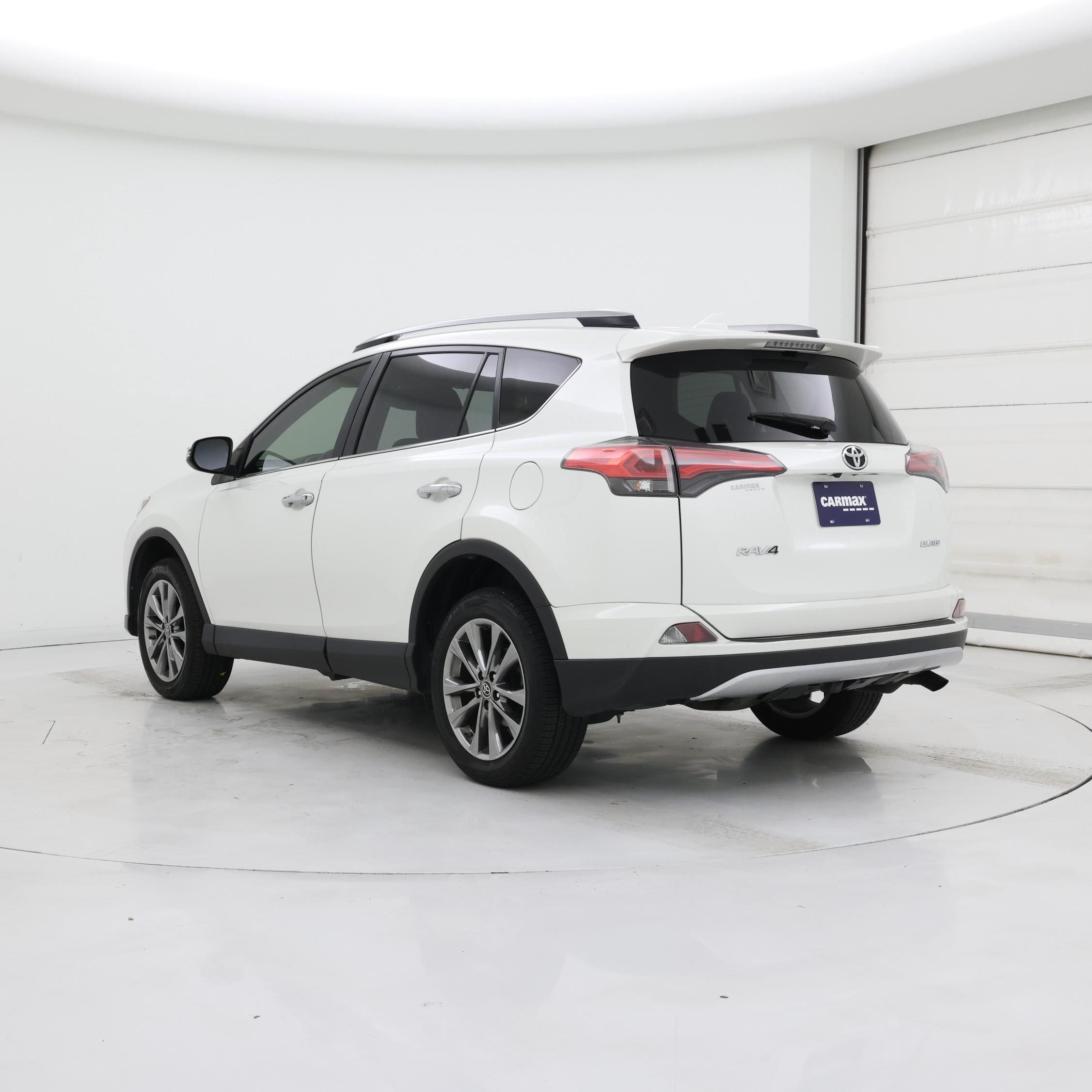 Thumbnail: 2018 Toyota RAV4 - 2