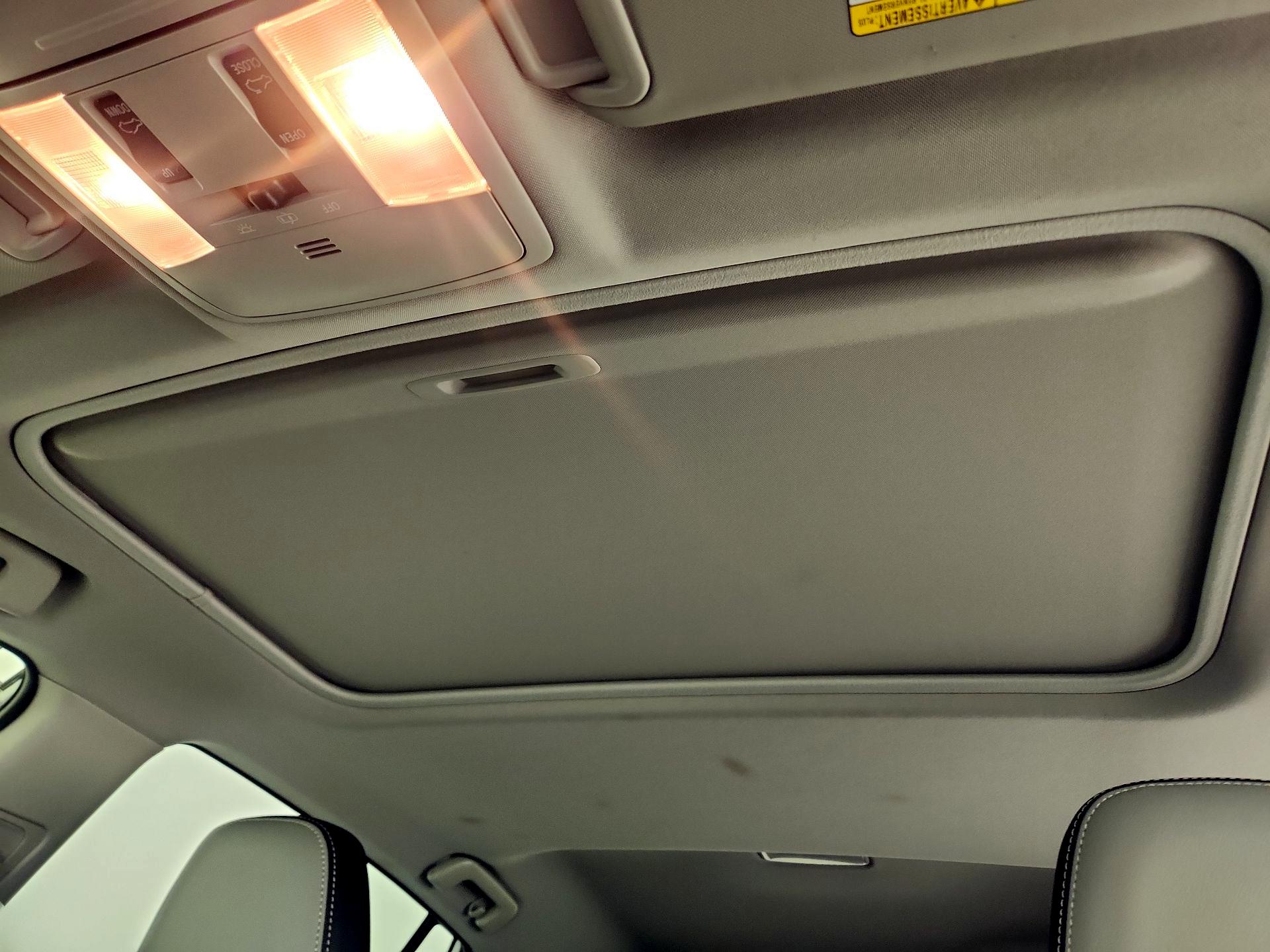 Thumbnail: 2018 Toyota RAV4 - 19