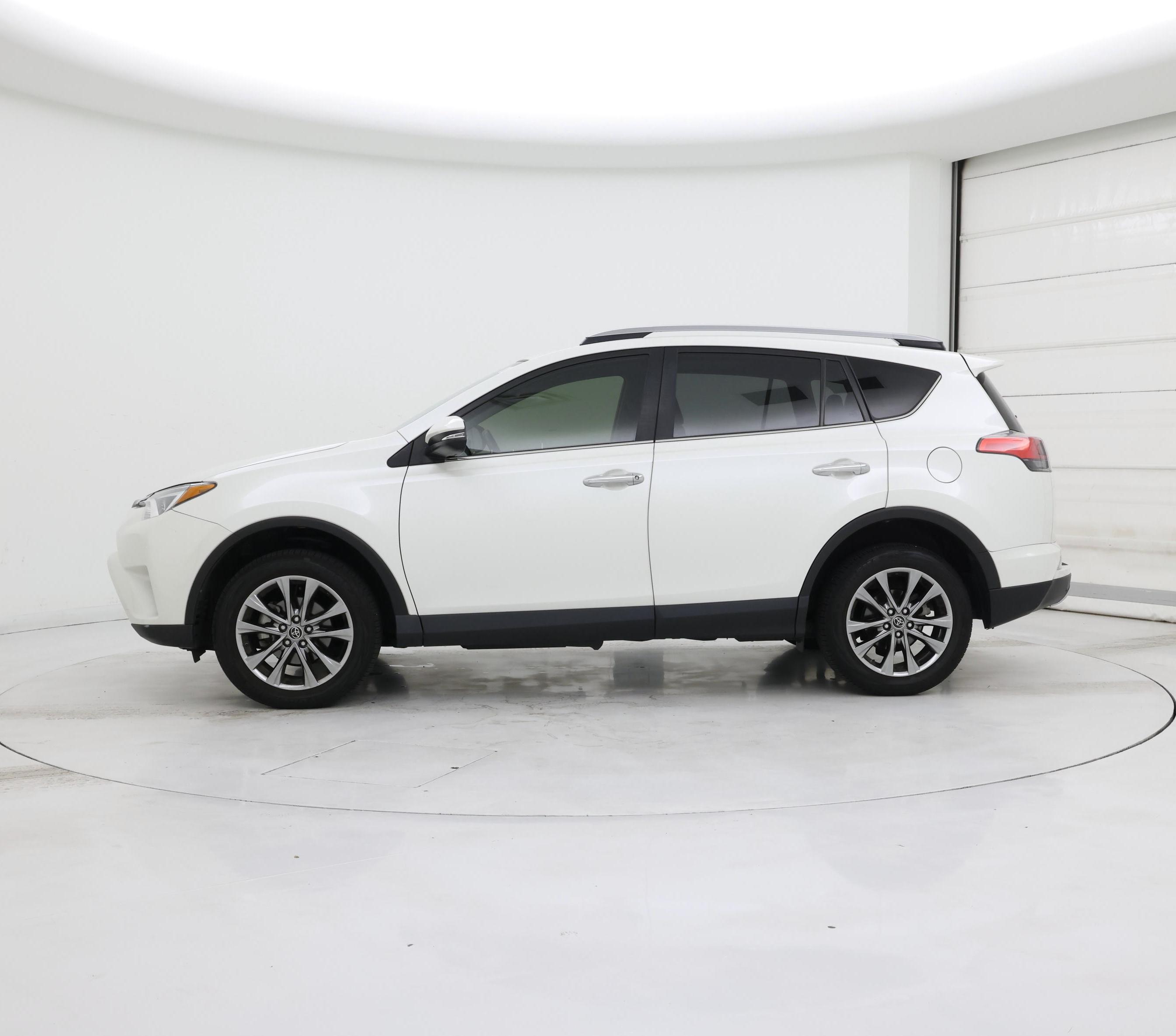 Thumbnail: 2018 Toyota RAV4 - 3