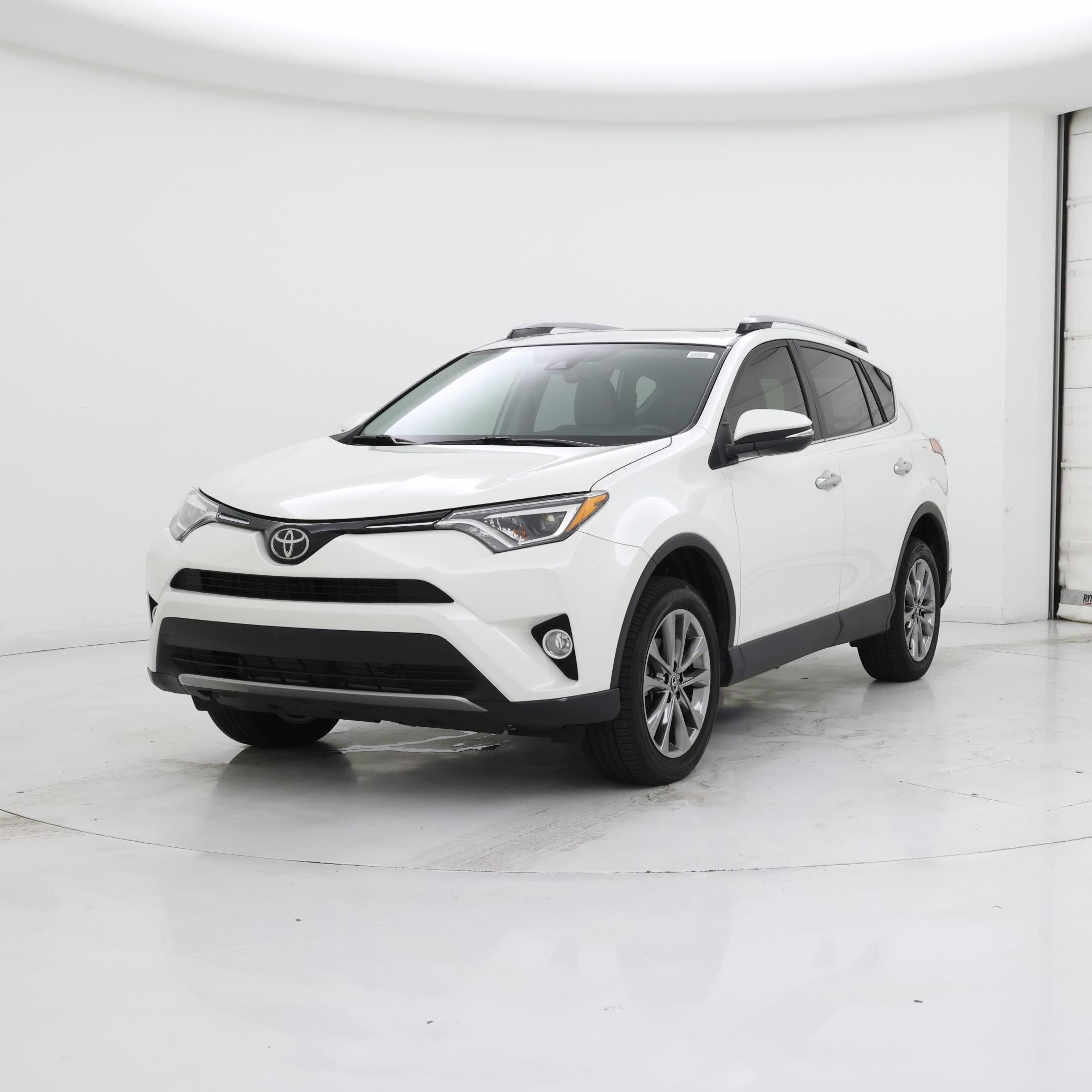 Thumbnail: 2018 Toyota RAV4 - 4