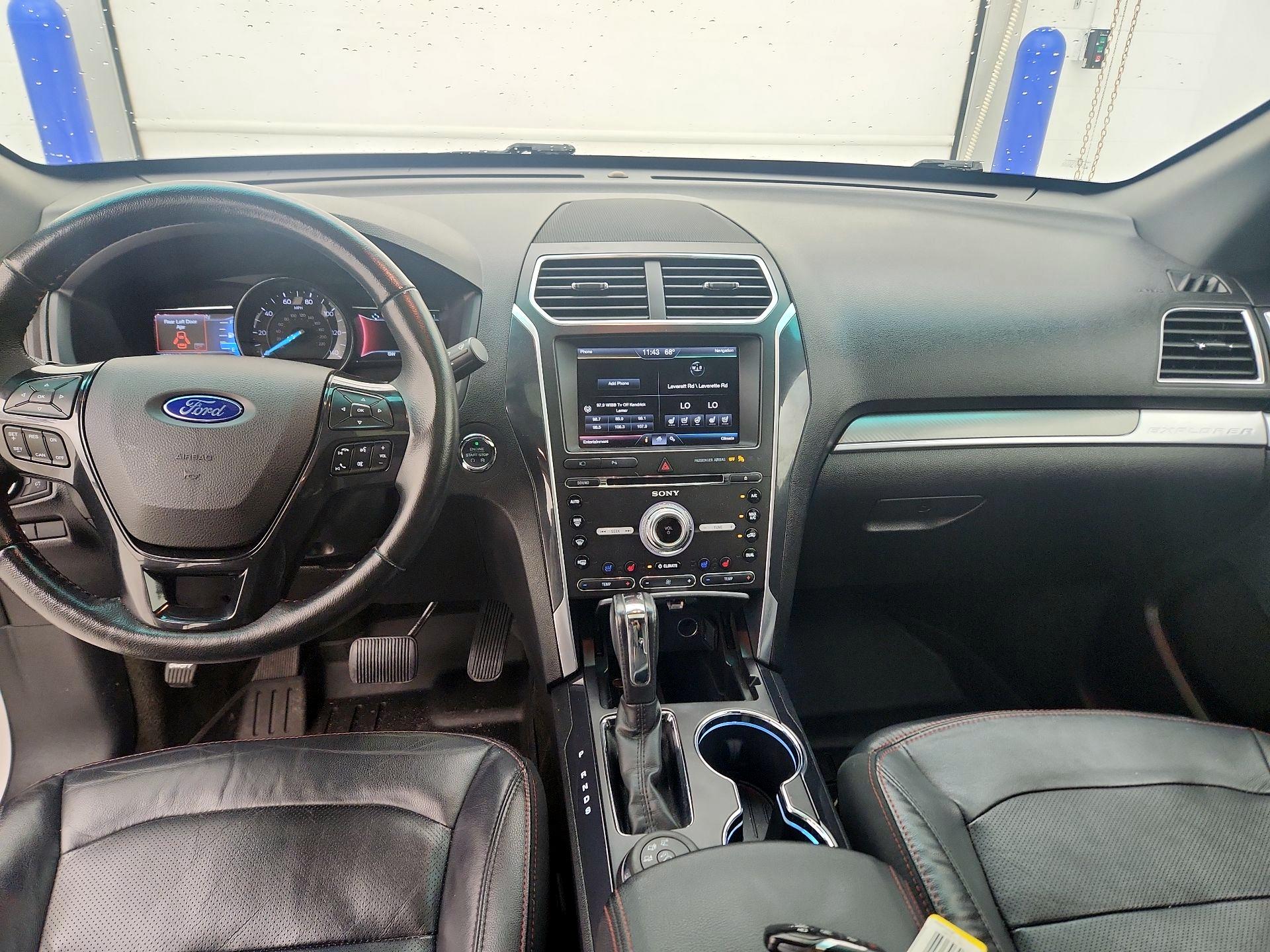Thumbnail: 2016 Ford Explorer - 9