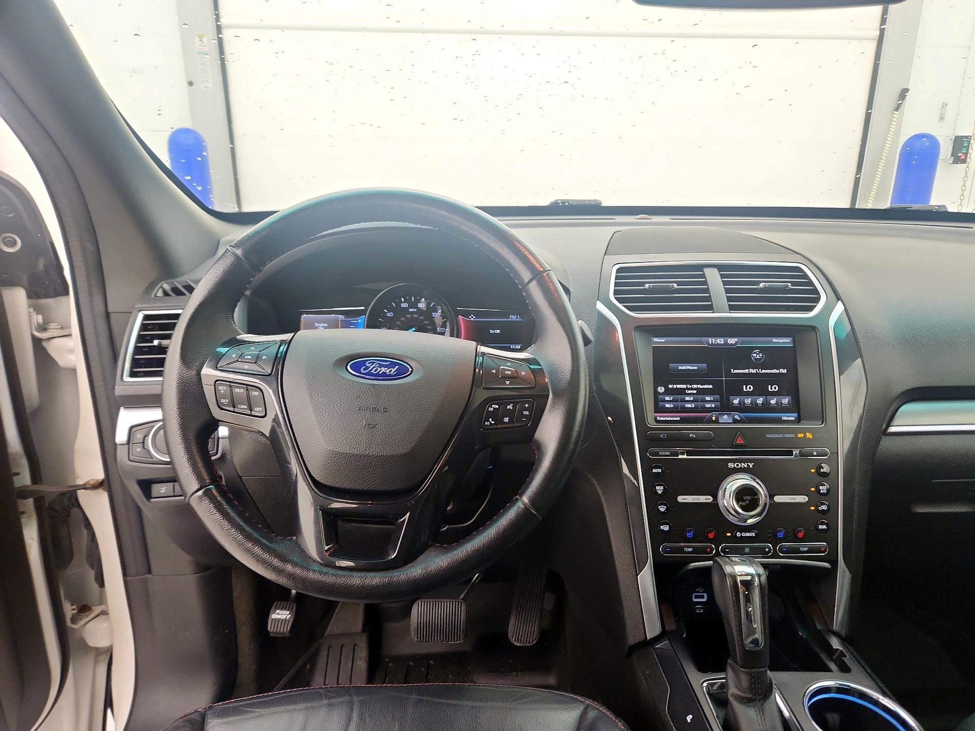 Thumbnail: 2016 Ford Explorer - 10