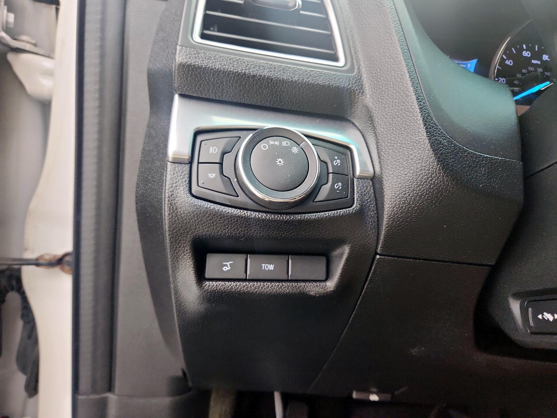 Thumbnail: 2016 Ford Explorer - 13