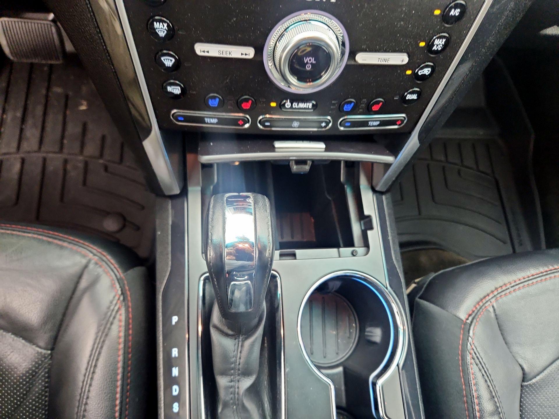 Thumbnail: 2016 Ford Explorer - 17