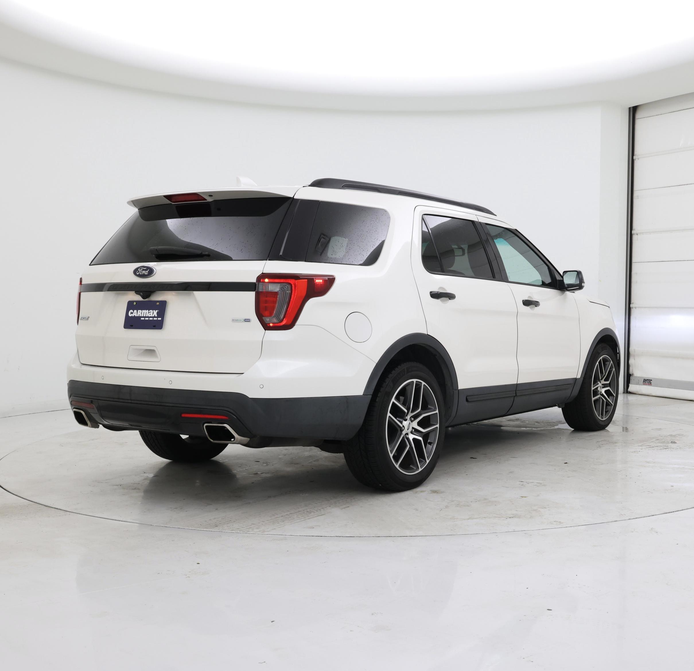 Thumbnail: 2016 Ford Explorer - 8