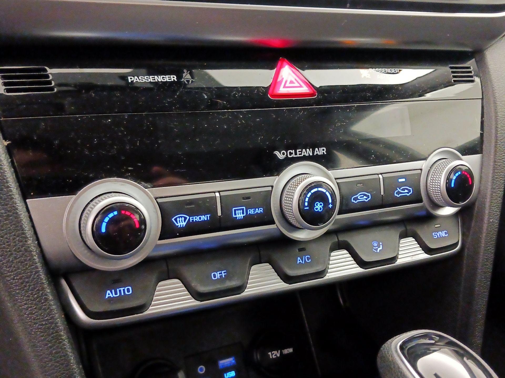 Thumbnail: 2020 Hyundai Elantra - 16