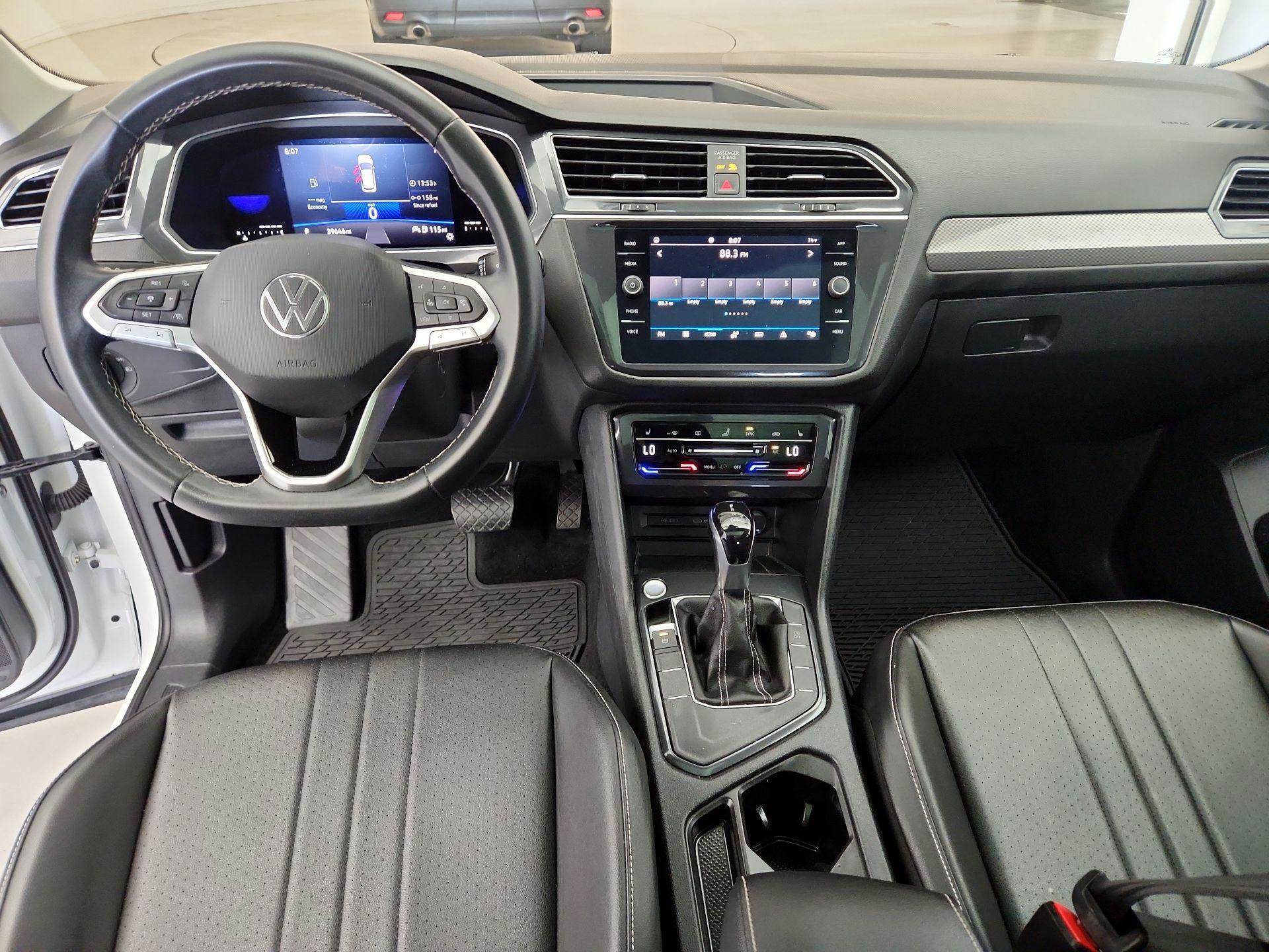 Thumbnail: 2022 Volkswagen Tiguan - 9
