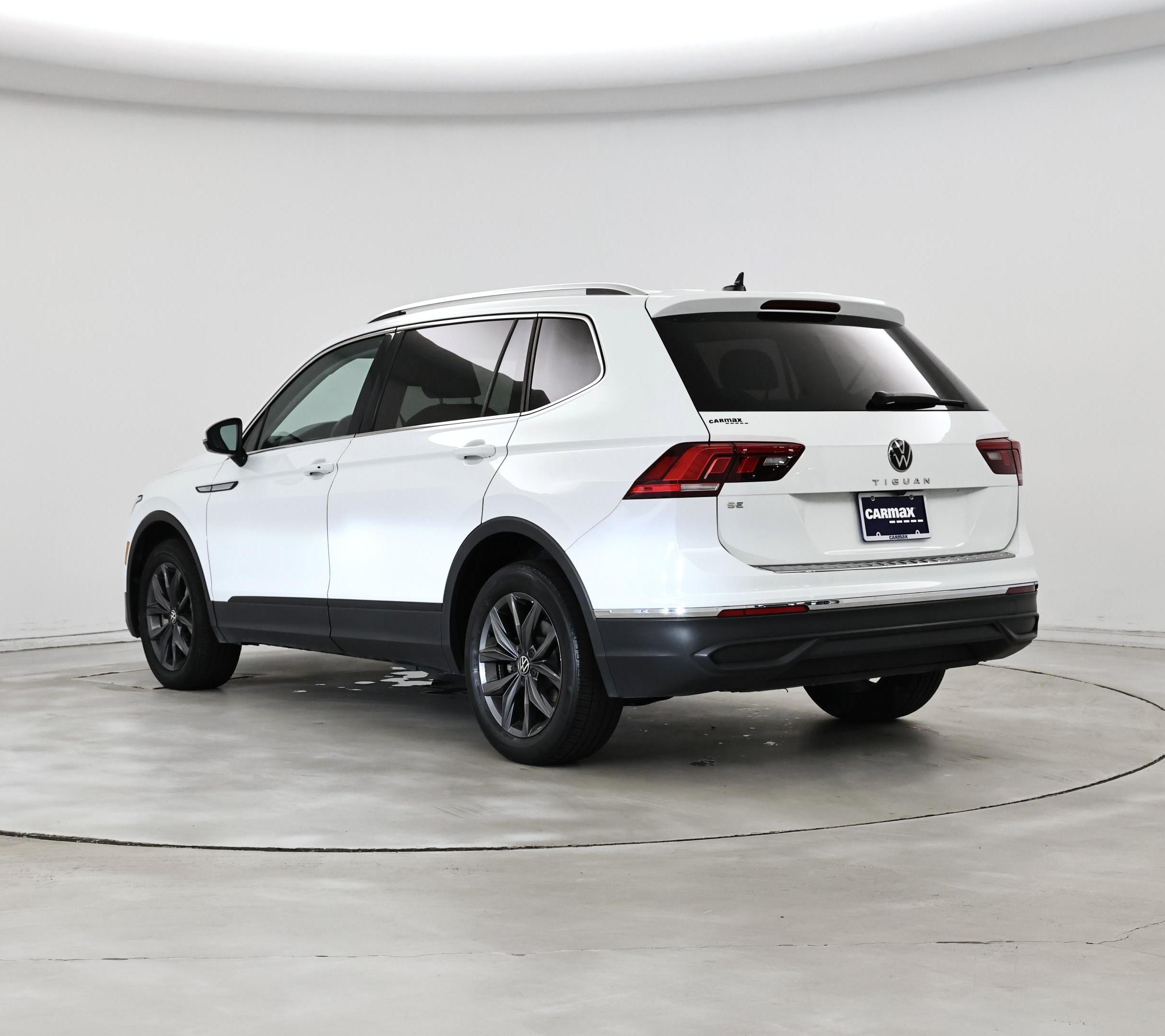 Thumbnail: 2022 Volkswagen Tiguan - 2