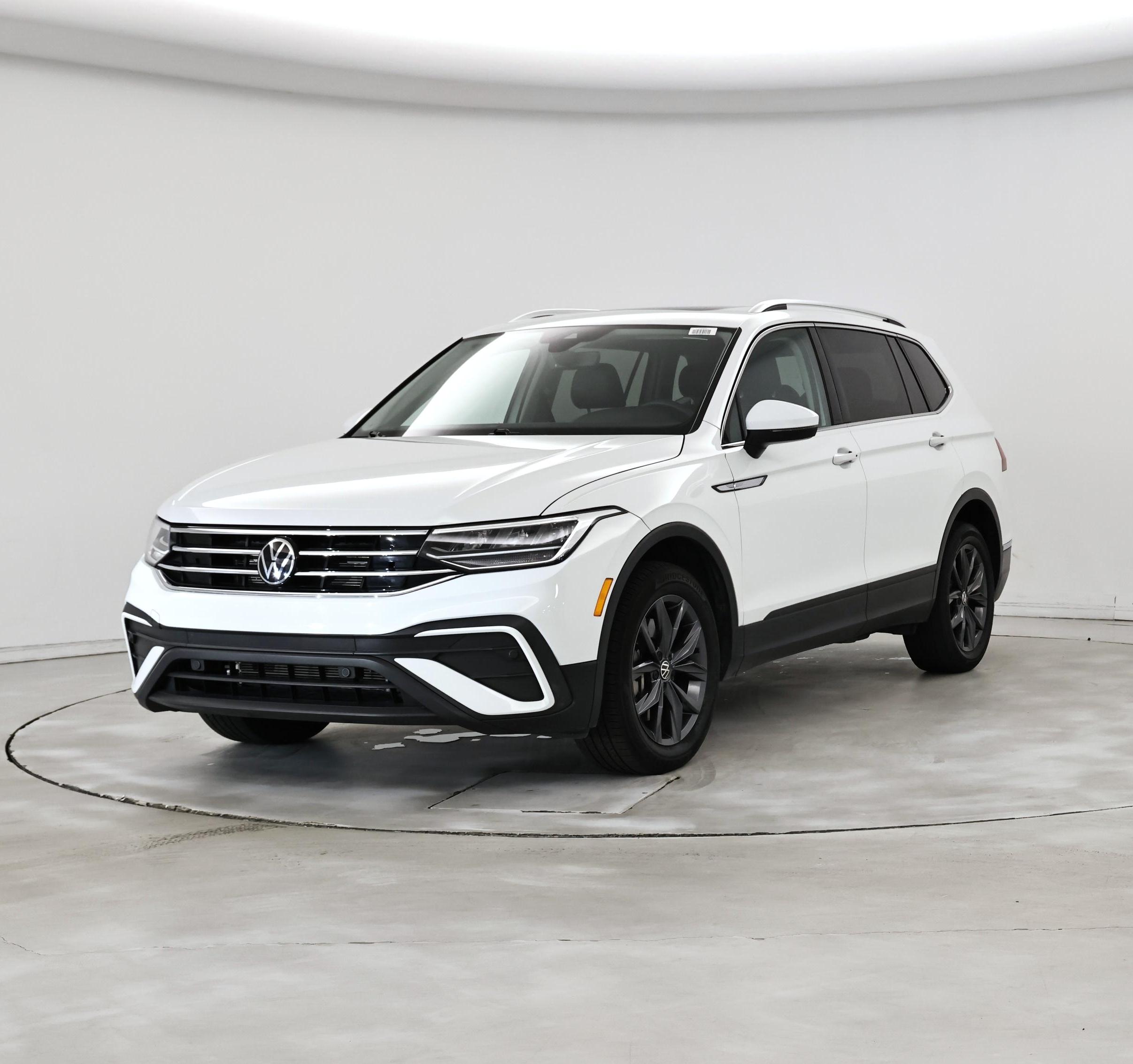 Thumbnail: 2022 Volkswagen Tiguan - 4