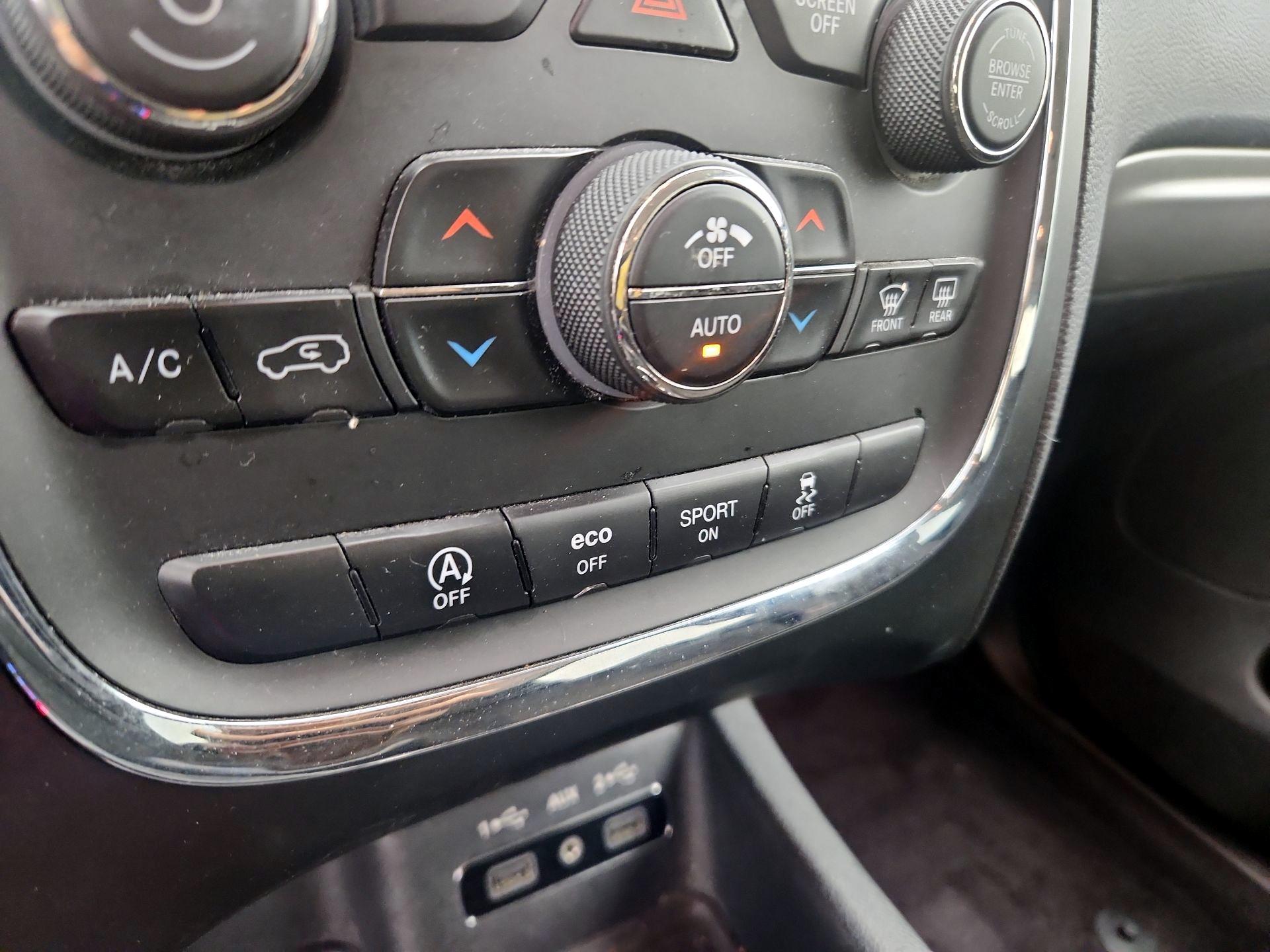 Thumbnail: 2018 Dodge Durango - 16