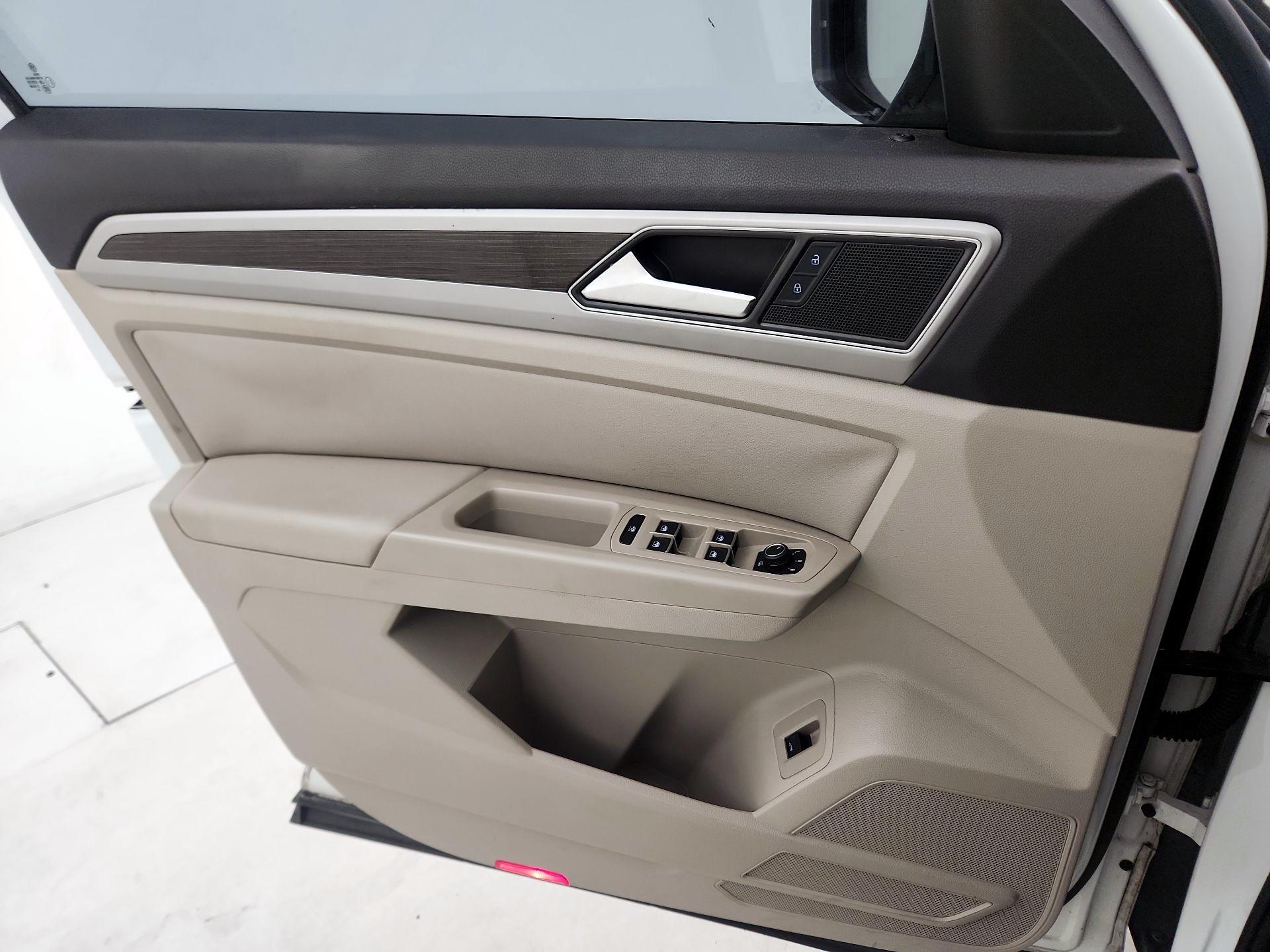 Thumbnail: 2019 Volkswagen Atlas - 12