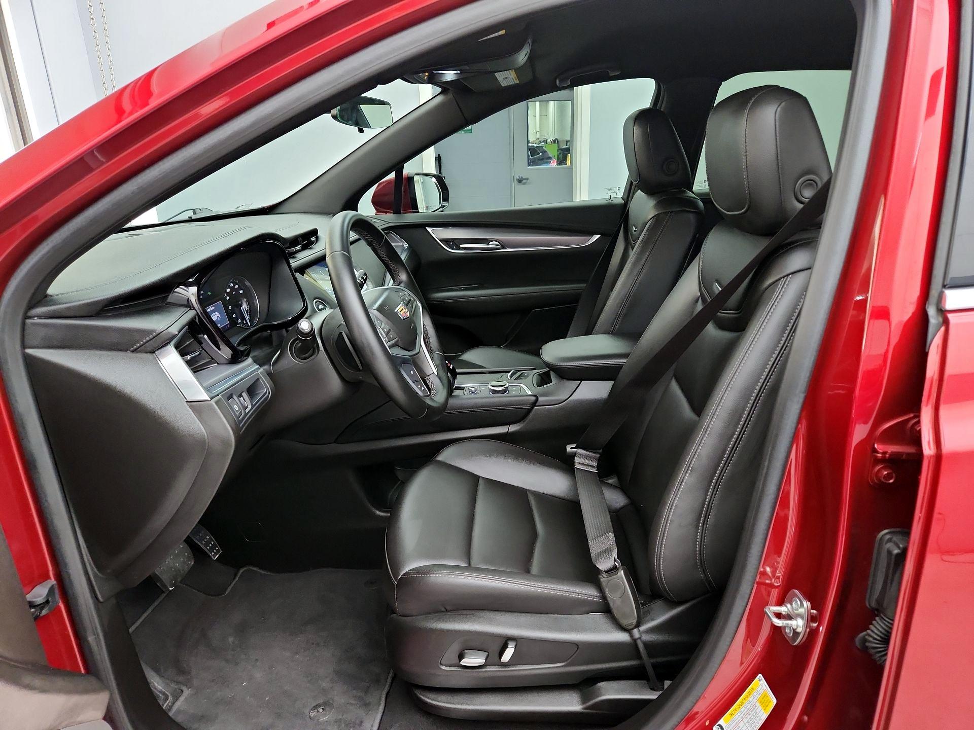 Thumbnail: 2024 Cadillac XT5 - 11