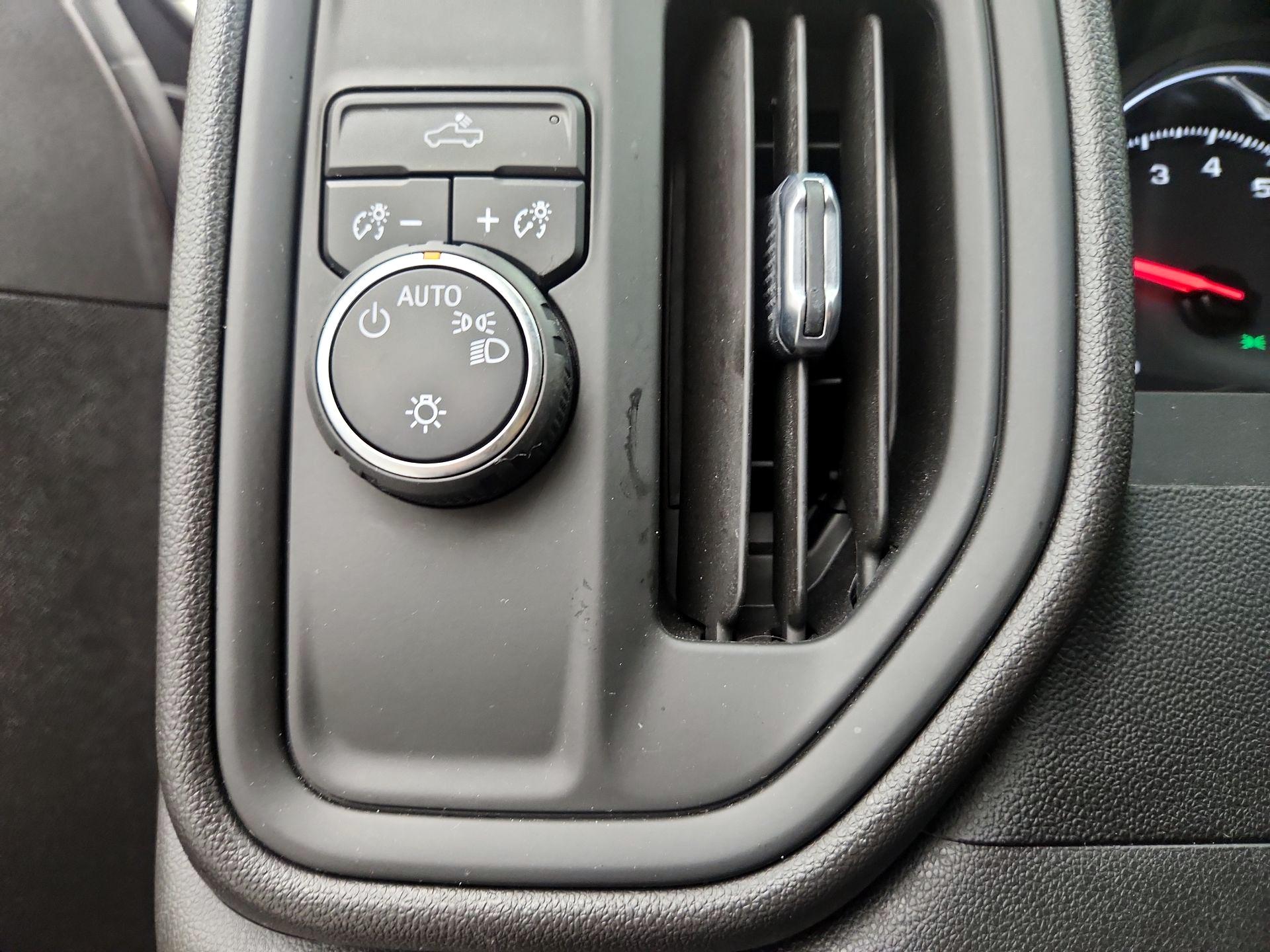 Thumbnail: 2021 Chevrolet Silverado 1500 - 13