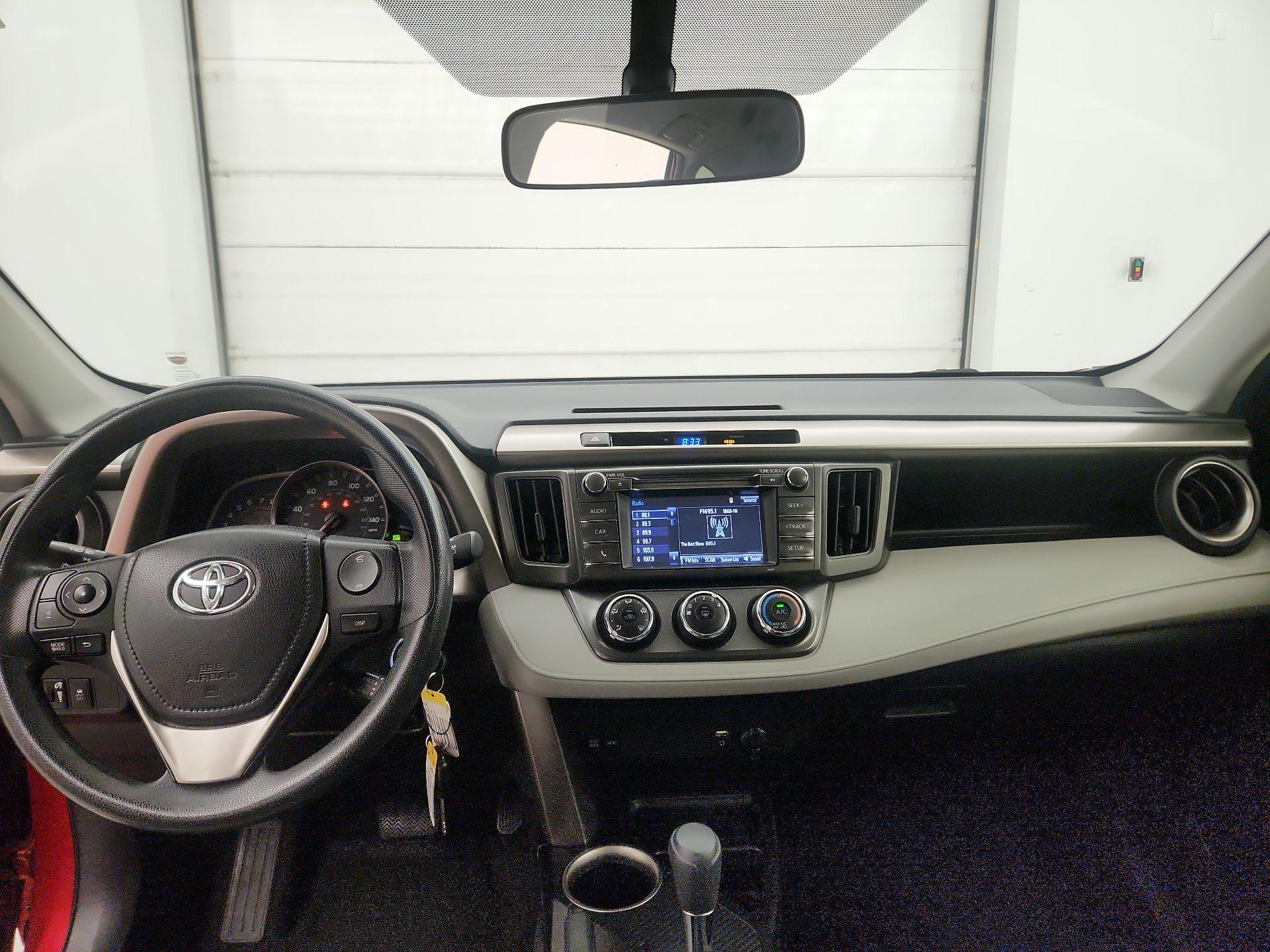 Thumbnail: 2014 Toyota RAV4 - 9