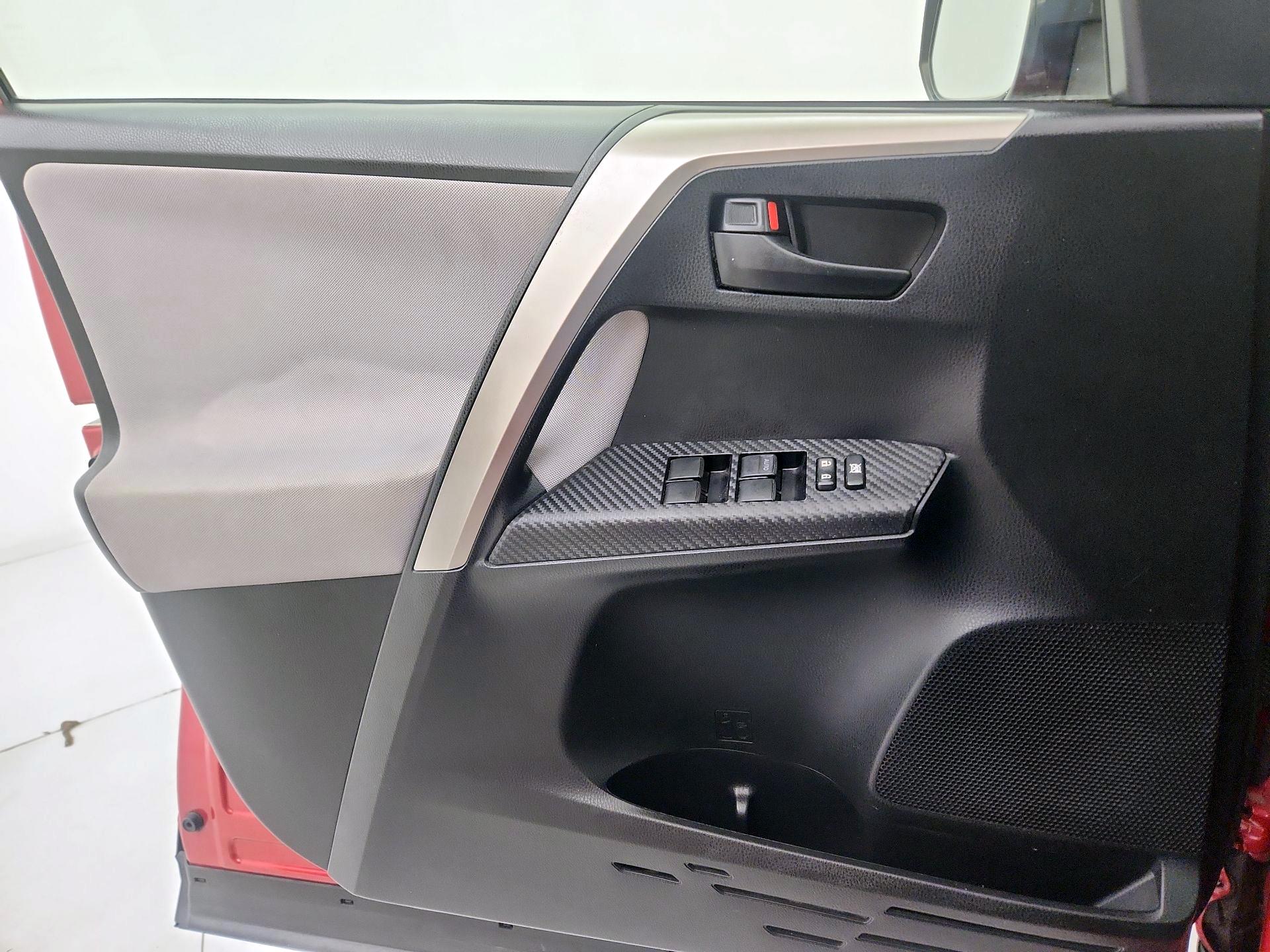 Thumbnail: 2014 Toyota RAV4 - 12