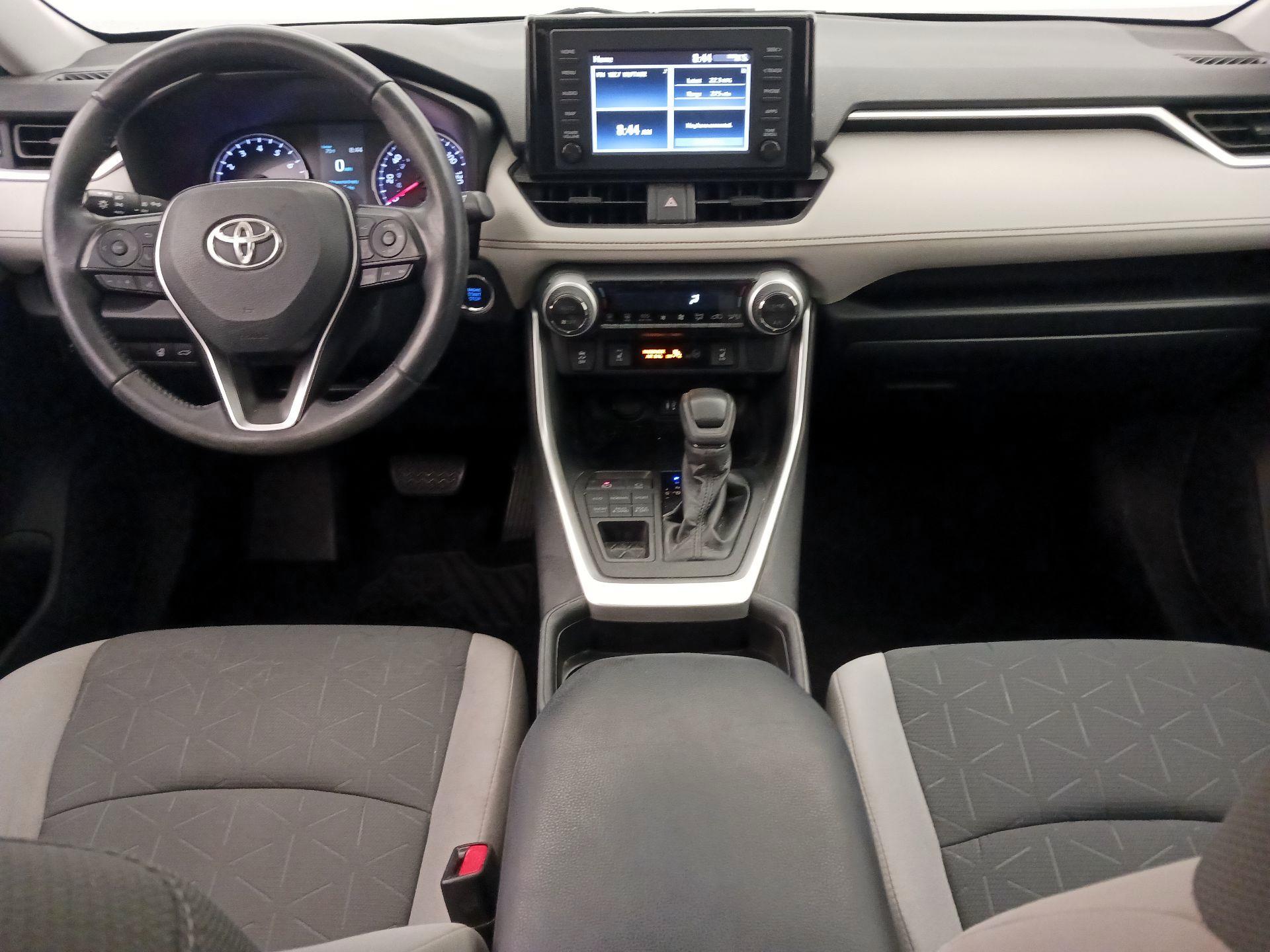 Thumbnail: 2019 Toyota RAV4 - 9