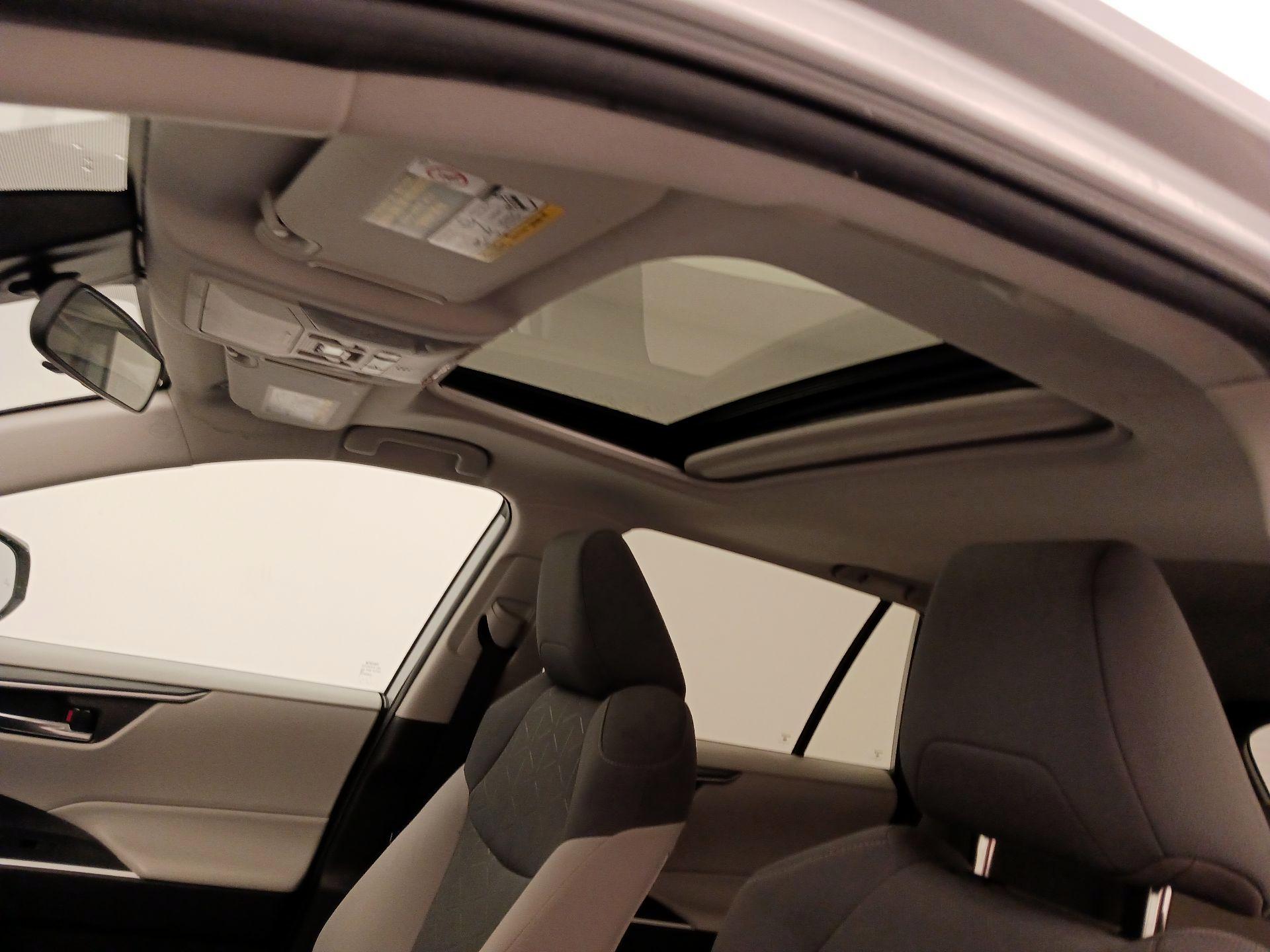 Thumbnail: 2019 Toyota RAV4 - 19