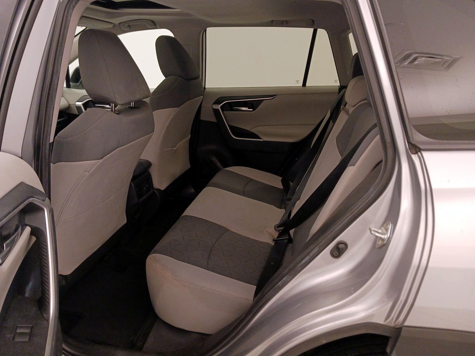 Thumbnail: 2019 Toyota RAV4 - 20