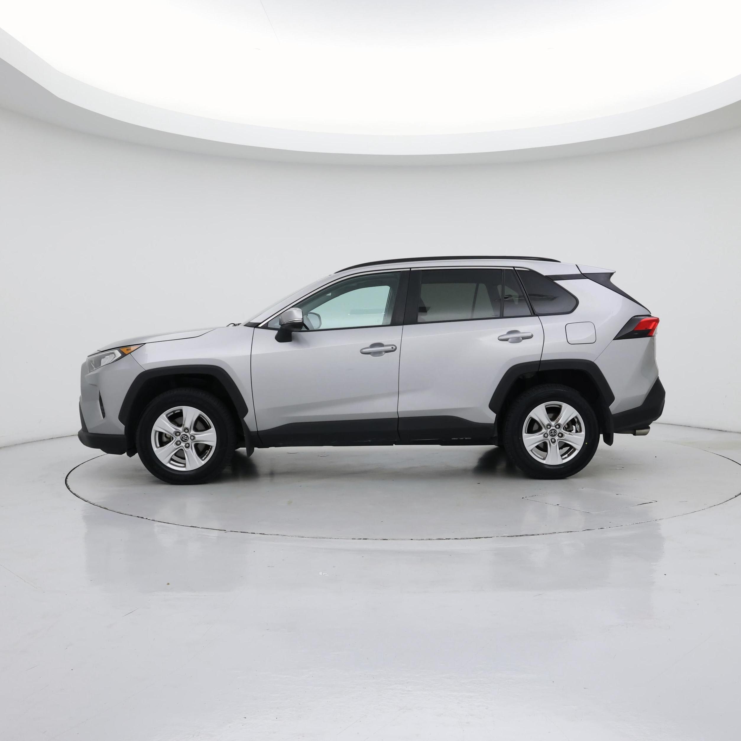 Thumbnail: 2019 Toyota RAV4 - 3