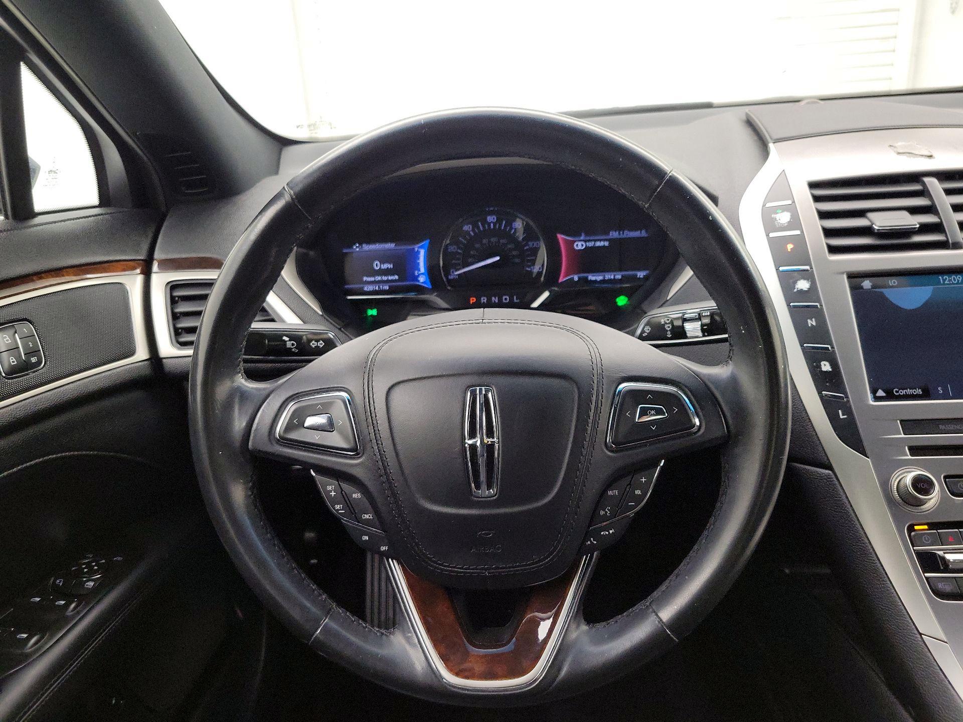 Thumbnail: 2017 Lincoln MKZ - 10