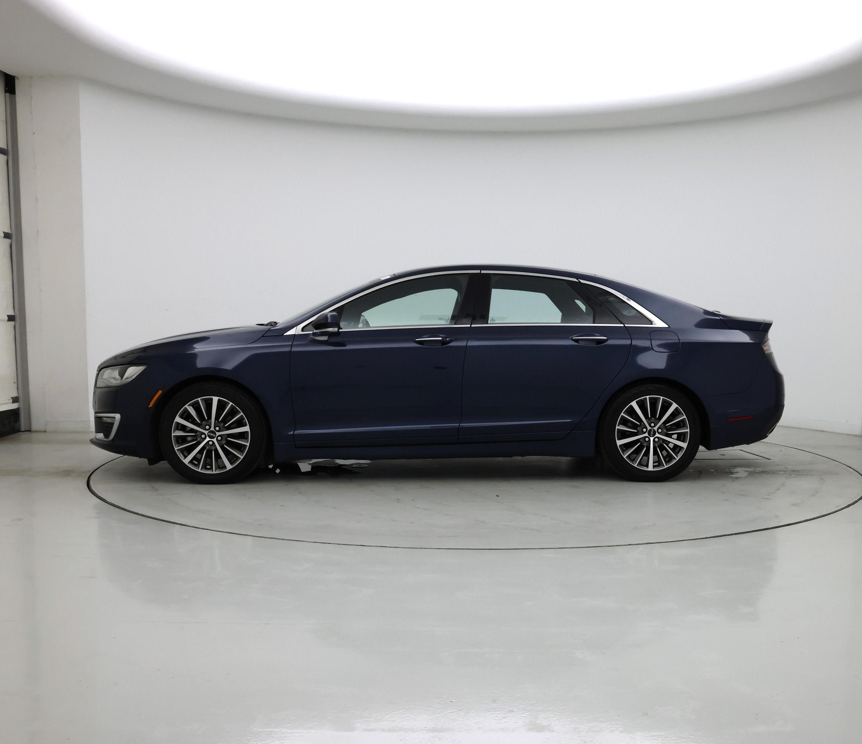 Thumbnail: 2017 Lincoln MKZ - 3