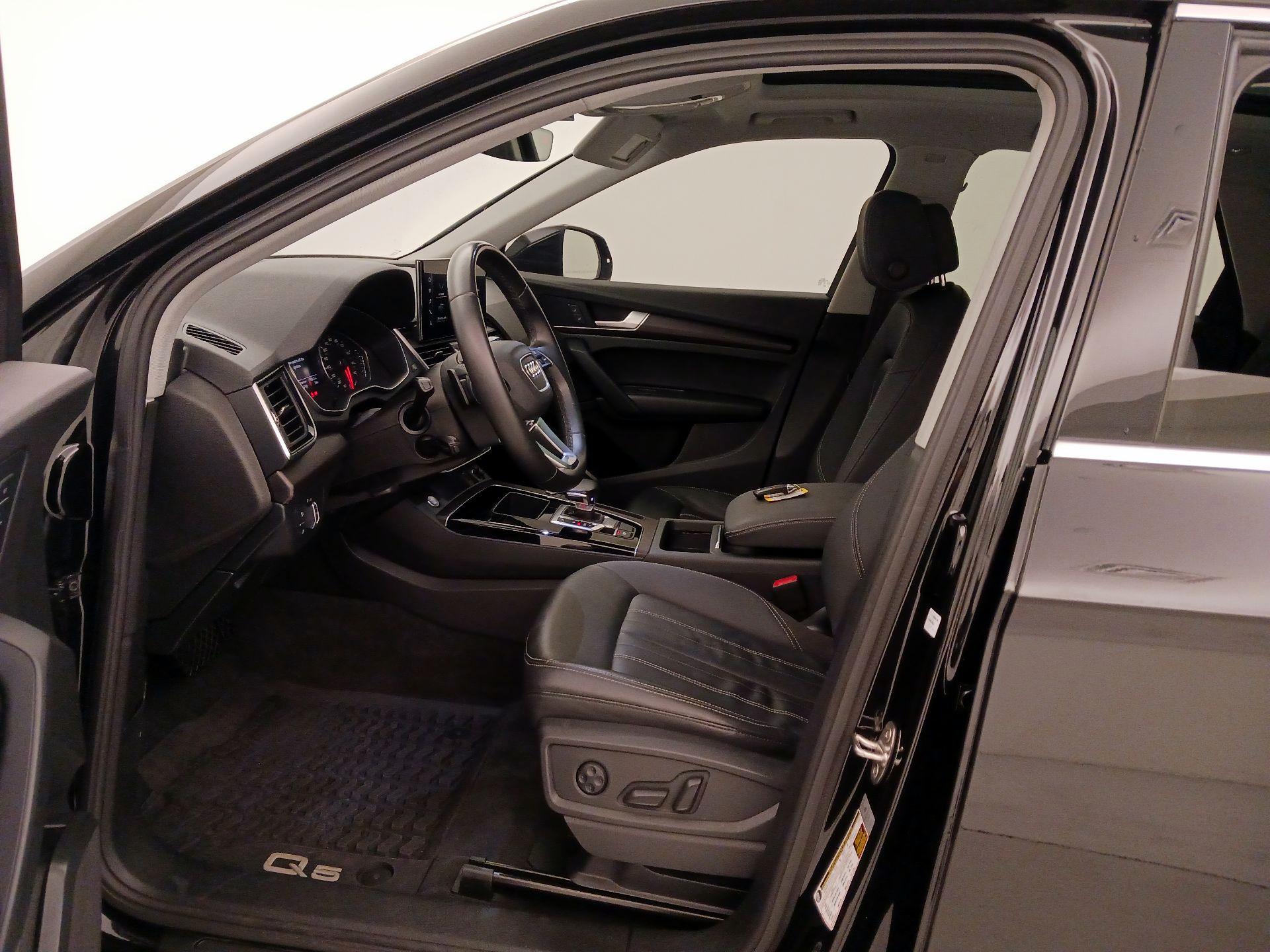 Thumbnail: 2022 Audi Q5 - 11