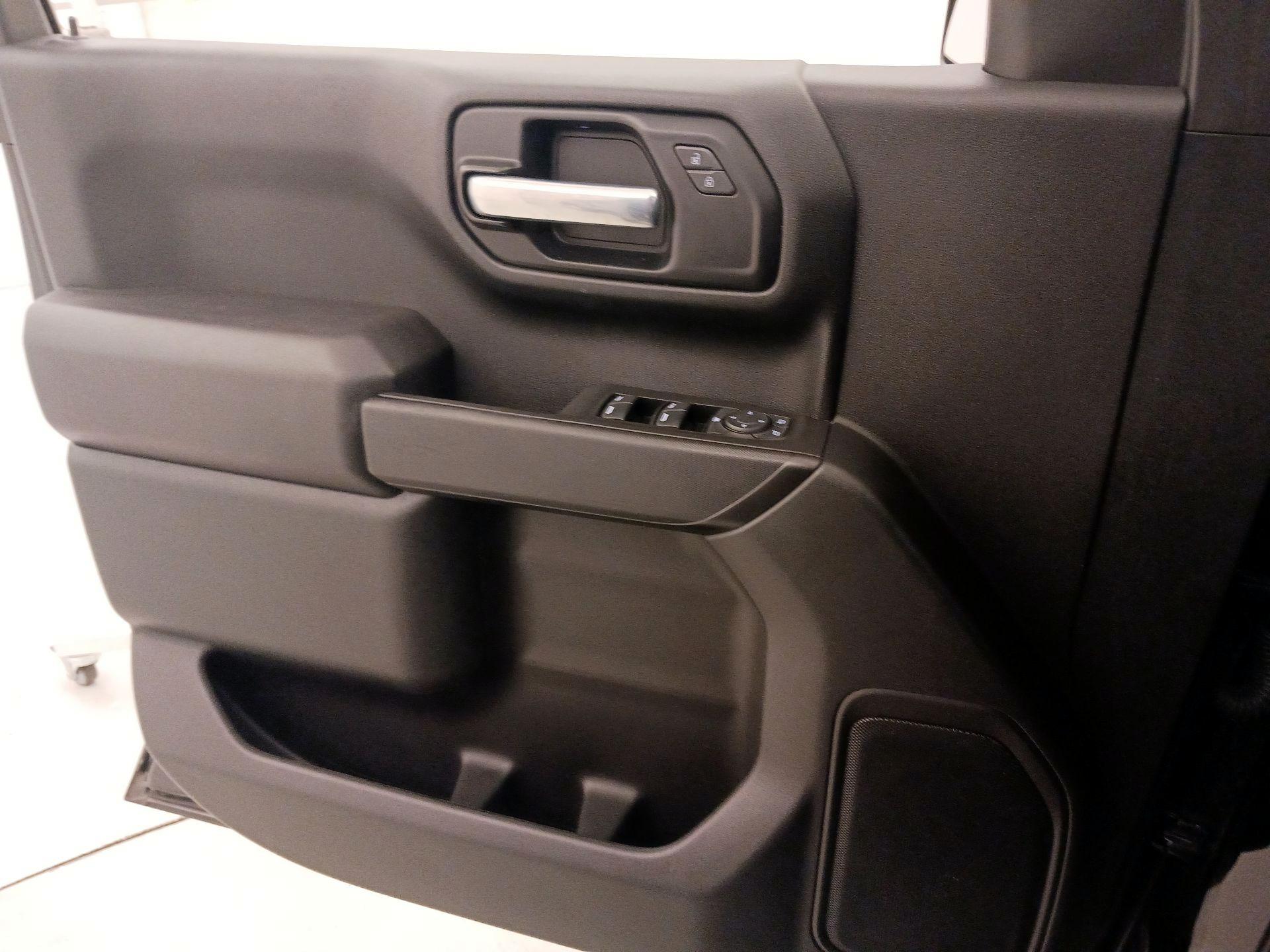 Thumbnail: 2021 Chevrolet Silverado 1500 - 12