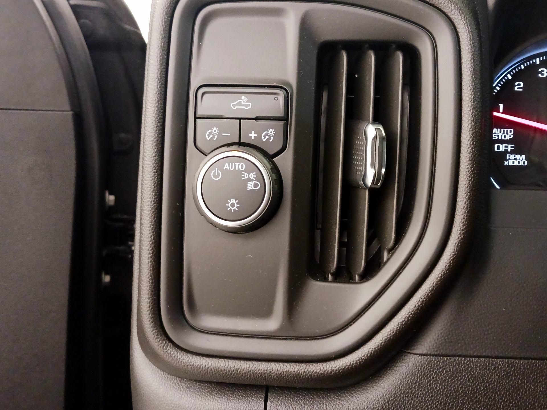 Thumbnail: 2021 Chevrolet Silverado 1500 - 13