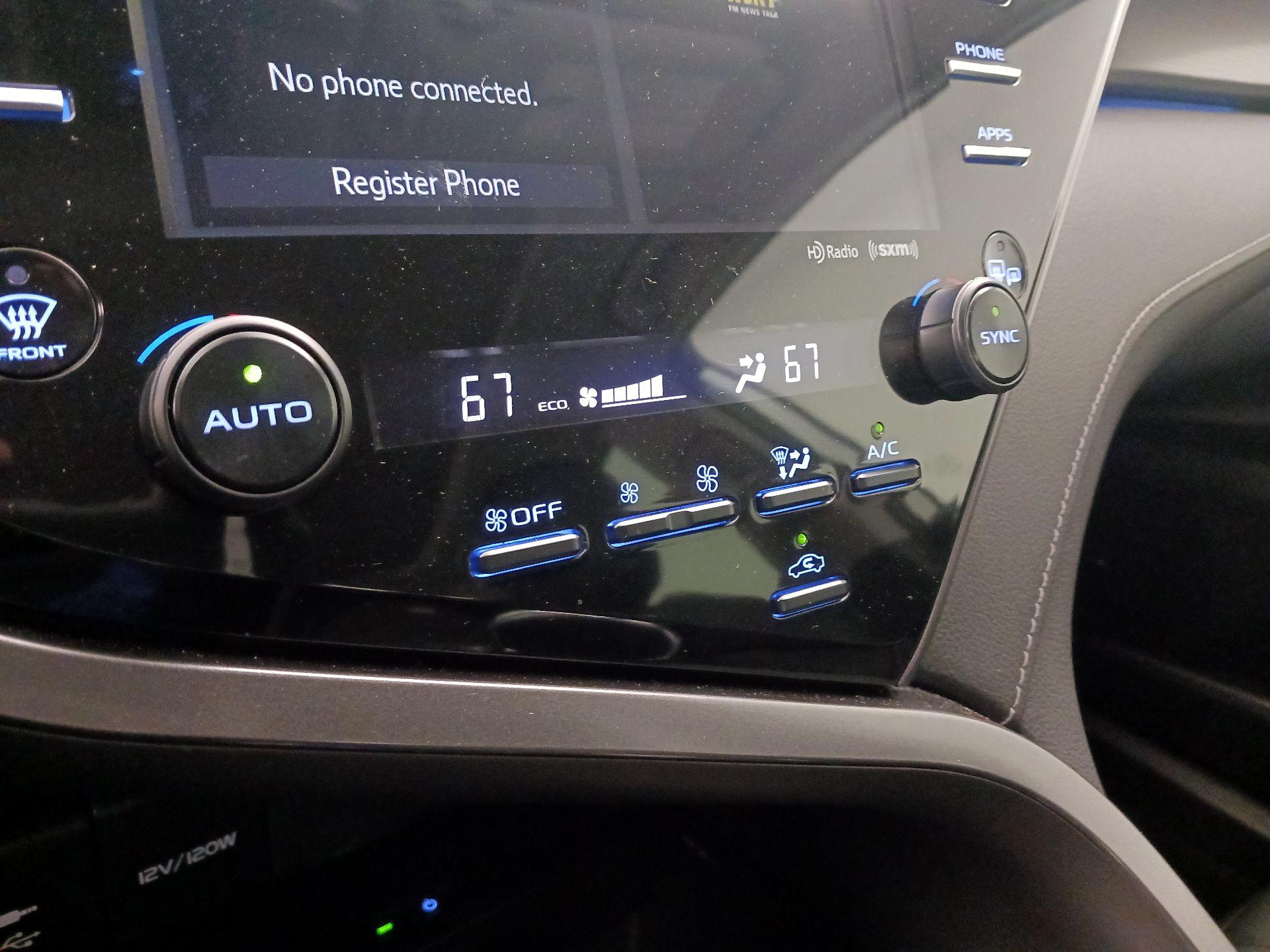 Thumbnail: 2019 Toyota Camry - 16
