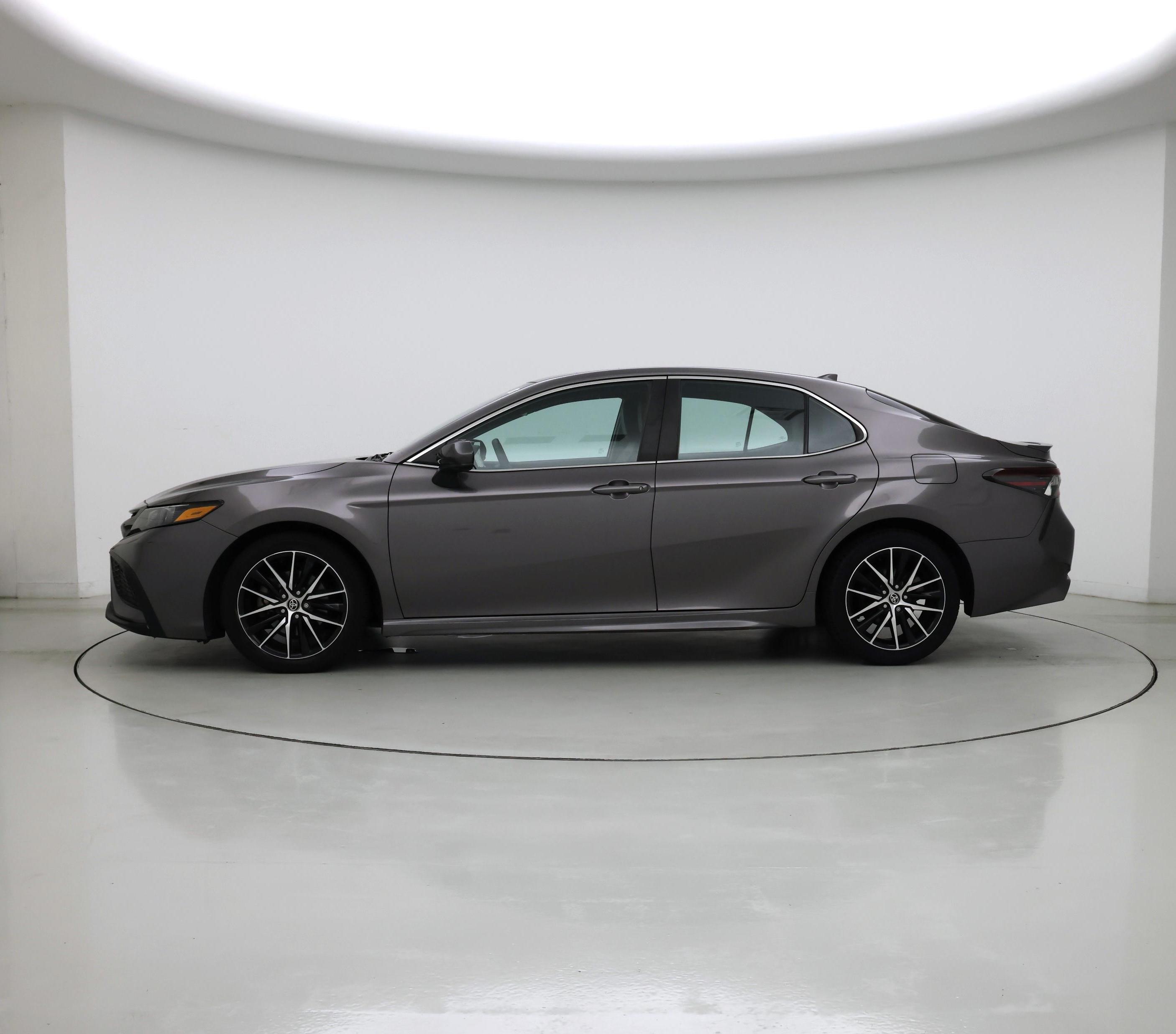 Thumbnail: 2021 Toyota Camry - 3