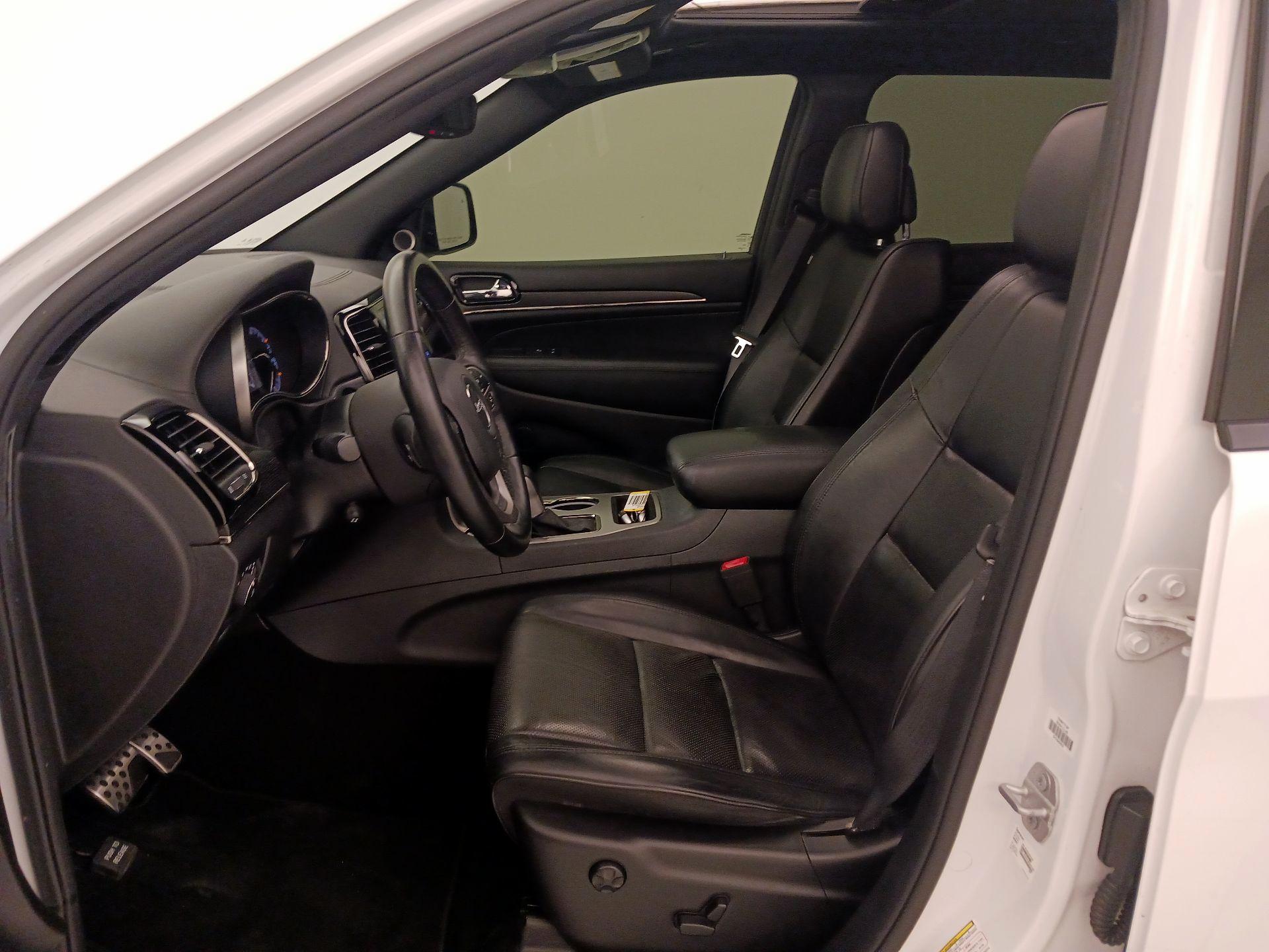 Thumbnail: 2019 Jeep Grand Cherokee - 11
