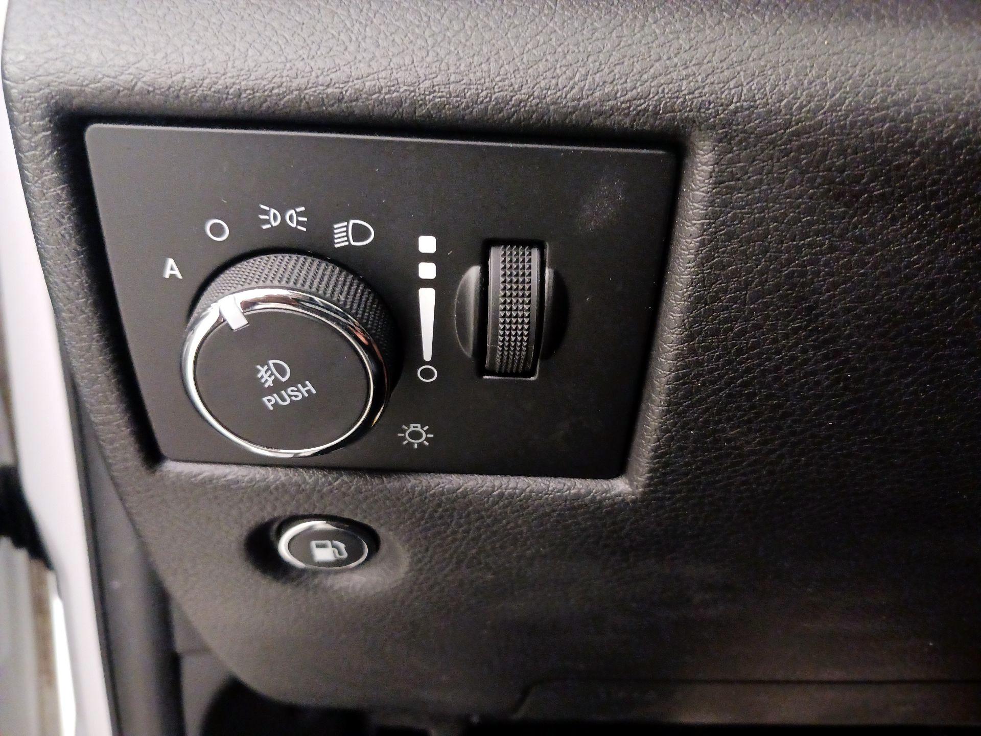 Thumbnail: 2019 Jeep Grand Cherokee - 13