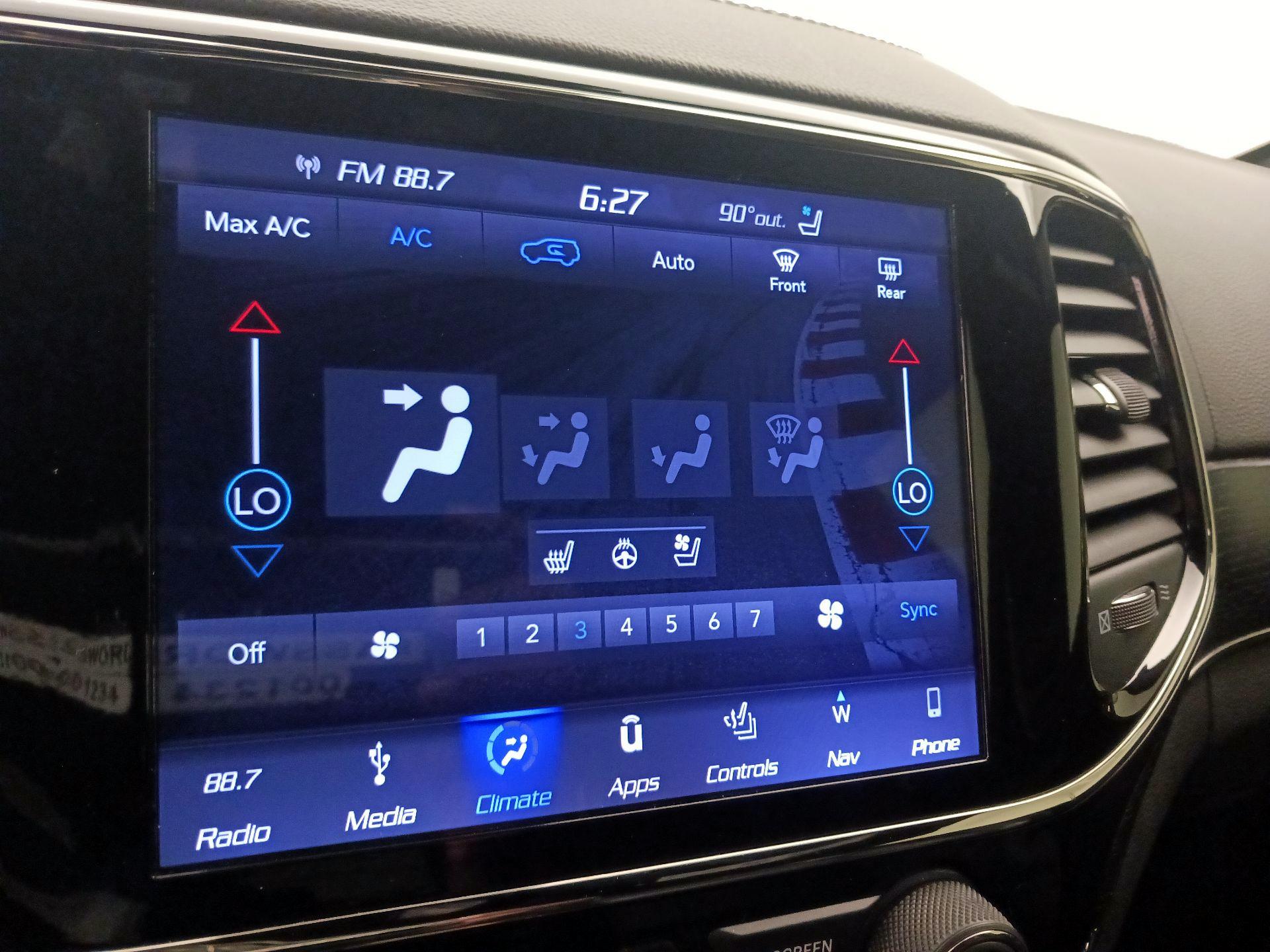 Thumbnail: 2019 Jeep Grand Cherokee - 17