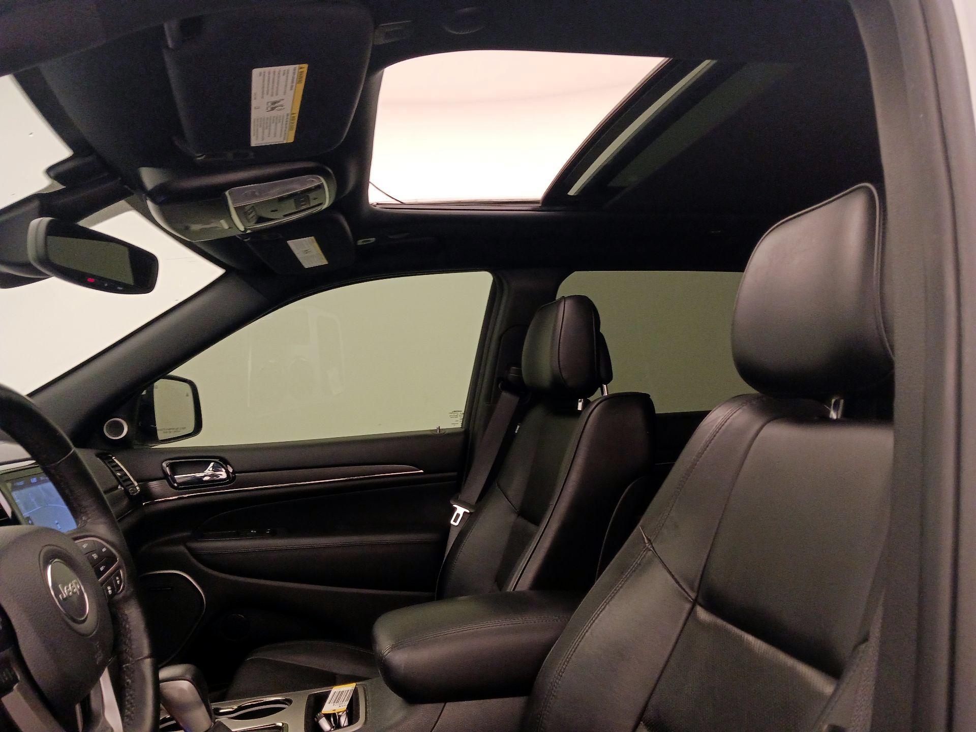 Thumbnail: 2019 Jeep Grand Cherokee - 20