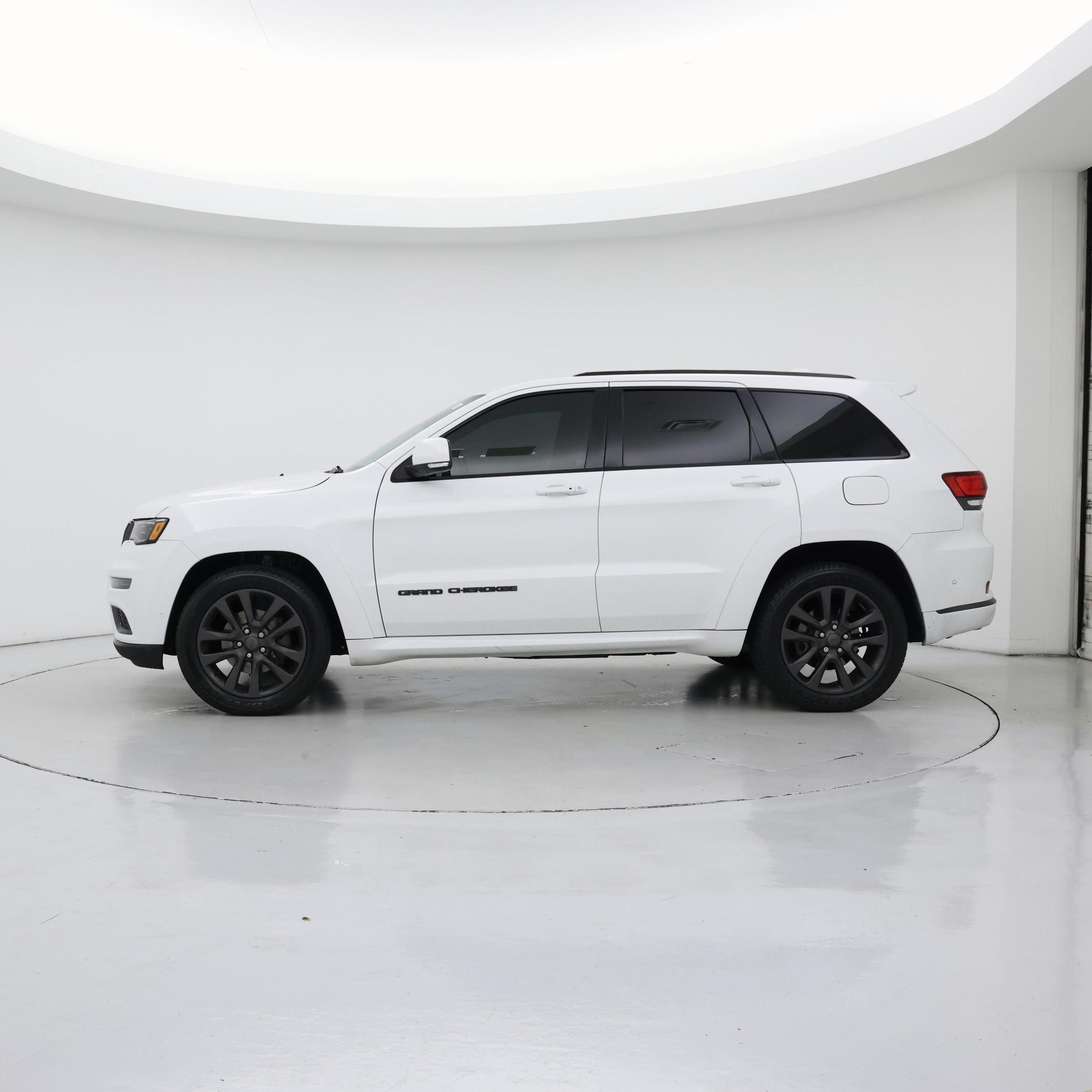 Thumbnail: 2019 Jeep Grand Cherokee - 3
