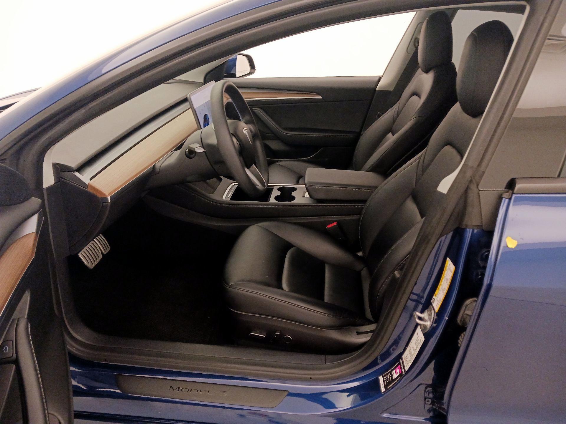 Thumbnail: 2022 Tesla Model 3 - 11