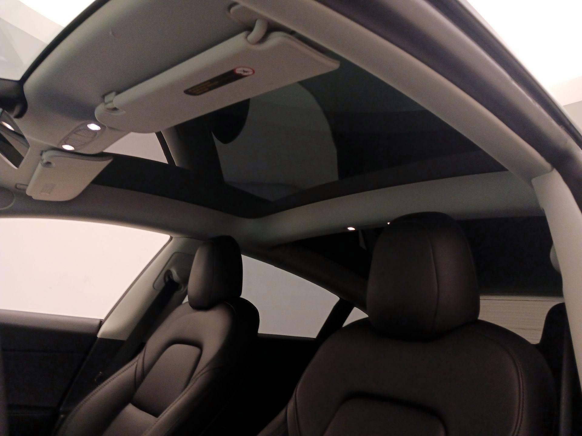 Thumbnail: 2022 Tesla Model 3 - 19