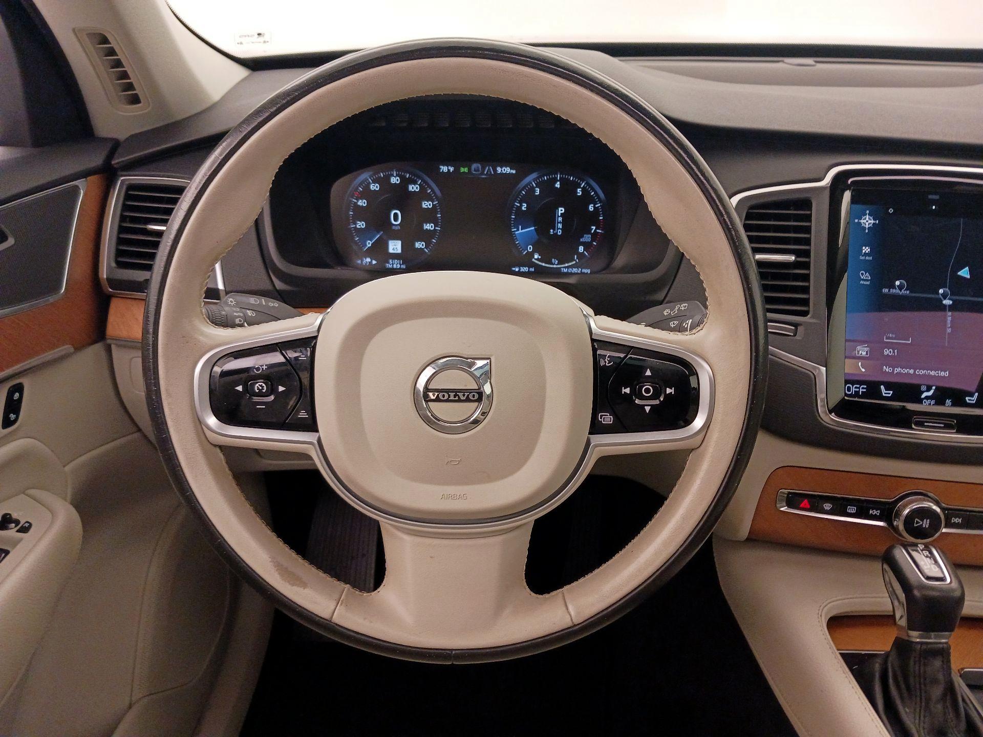 Thumbnail: 2021 Volvo XC90 - 10
