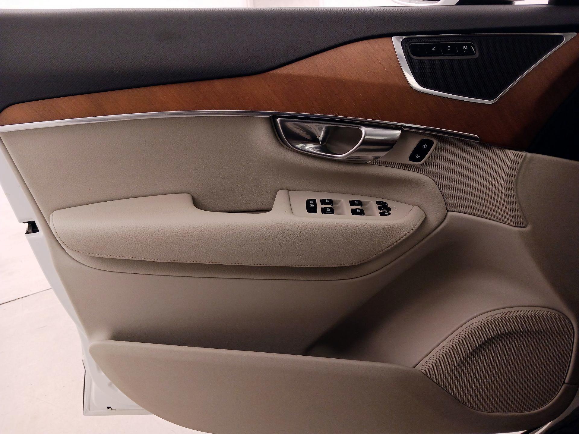 Thumbnail: 2021 Volvo XC90 - 12