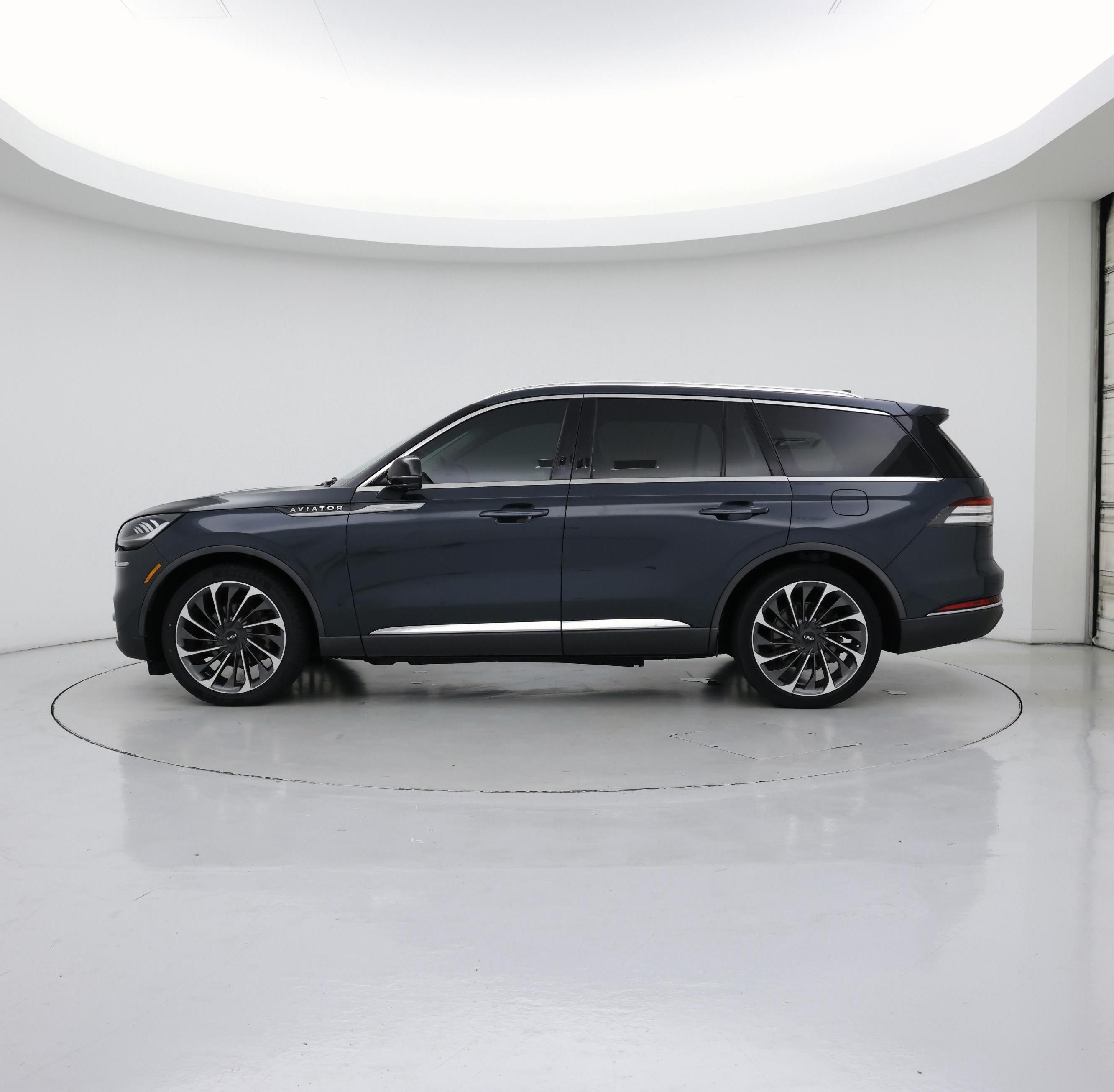 Thumbnail: 2021 Lincoln Aviator - 3