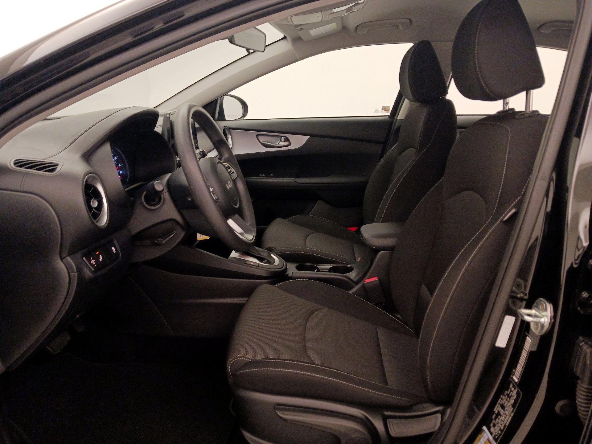 Thumbnail: 2022 Kia Forte - 11